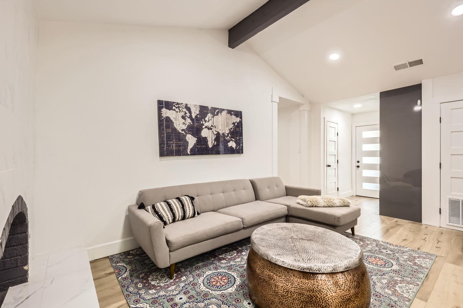 5236 Meadow Creek Dr, Austin, TX 78745