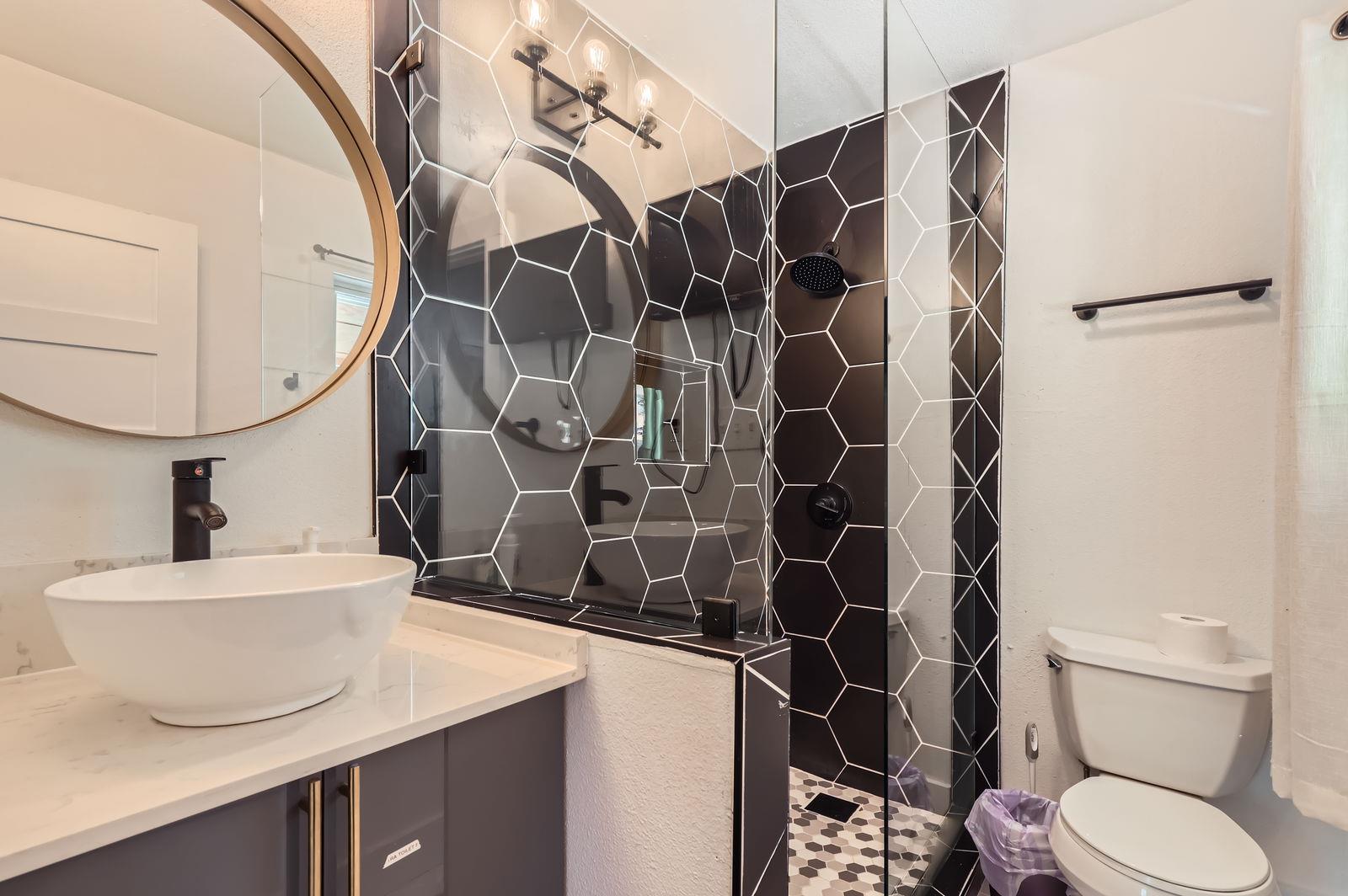 5236 Meadow Creek Dr, Austin, TX 78745