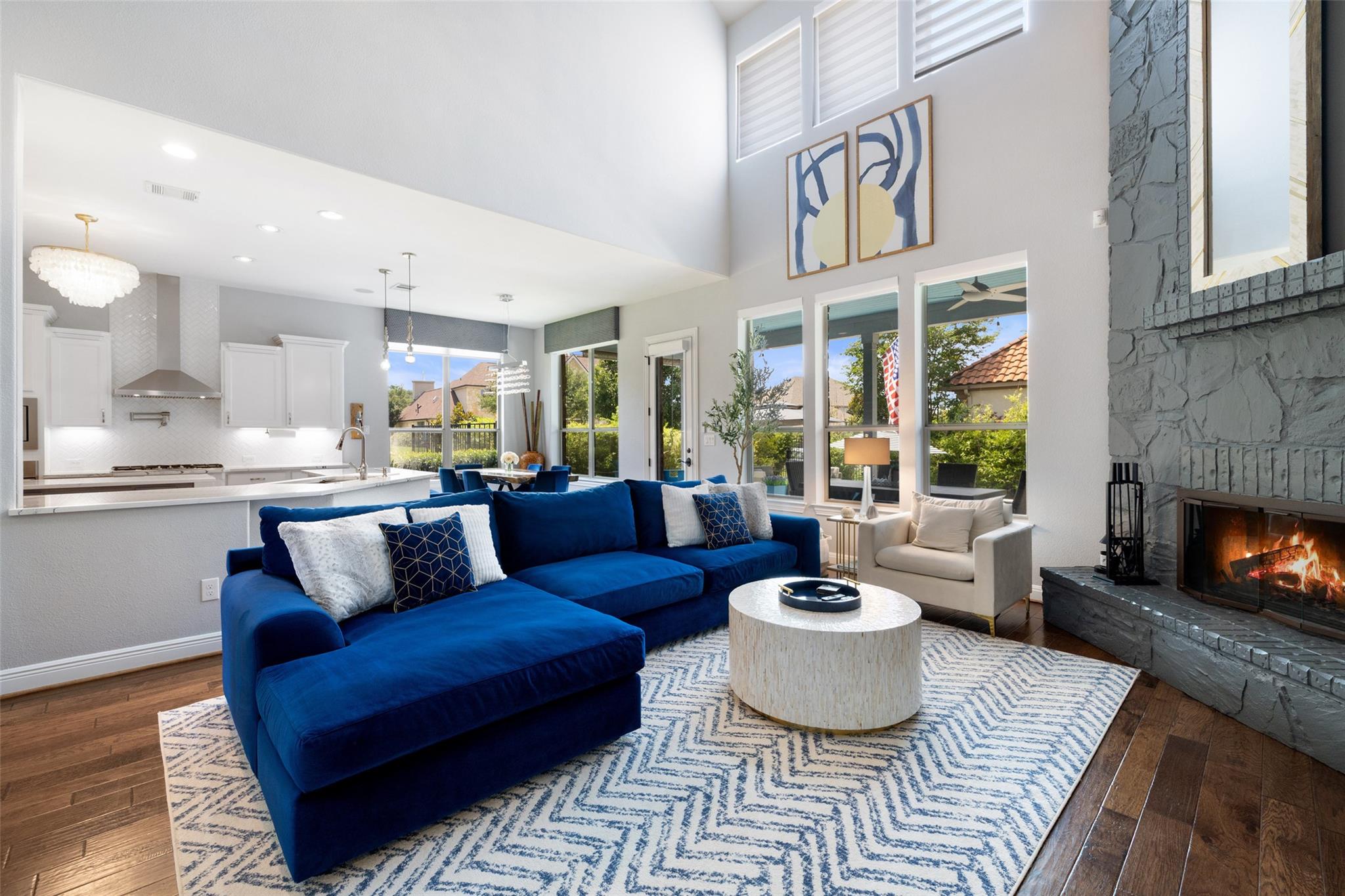 201 Aria Dr, Lakeway, TX 78738