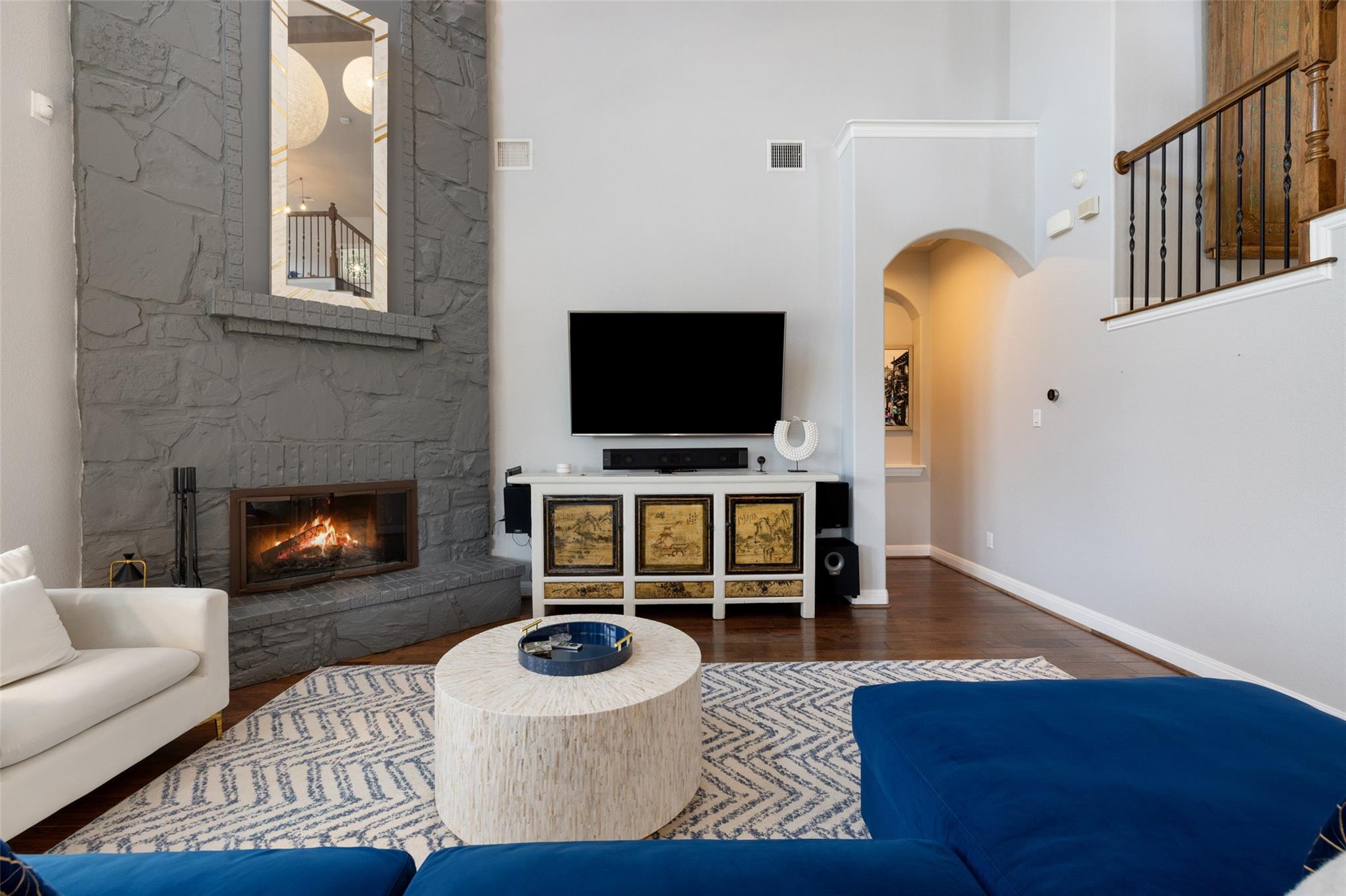 201 Aria Dr, Lakeway, TX 78738