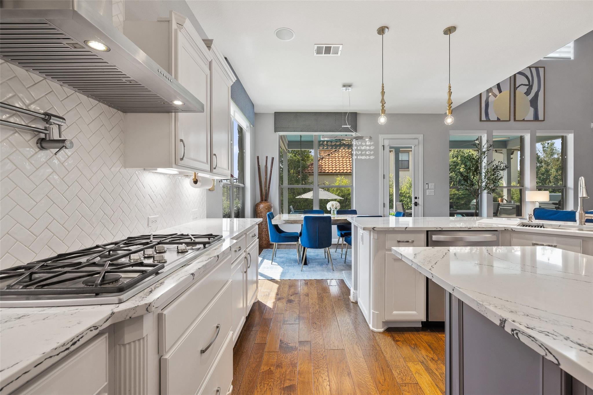 201 Aria Dr, Lakeway, TX 78738