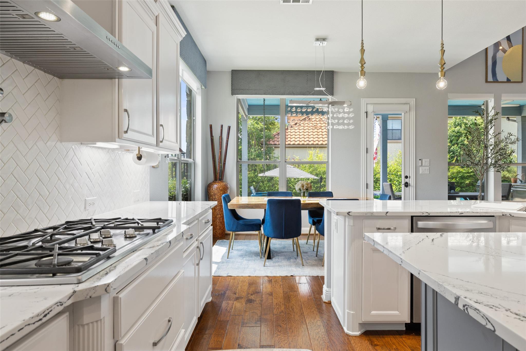 201 Aria Dr, Lakeway, TX 78738