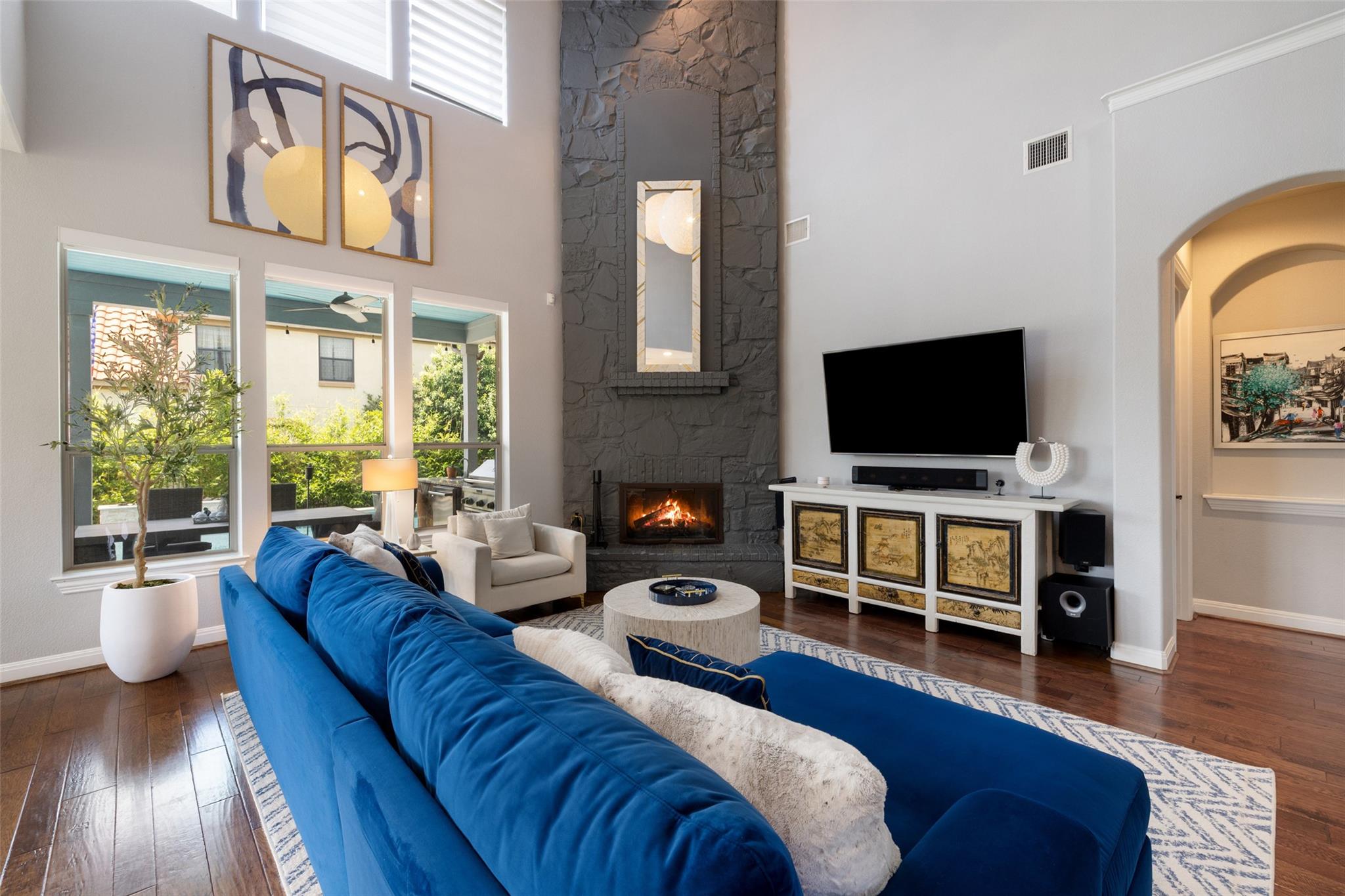 201 Aria Dr, Lakeway, TX 78738