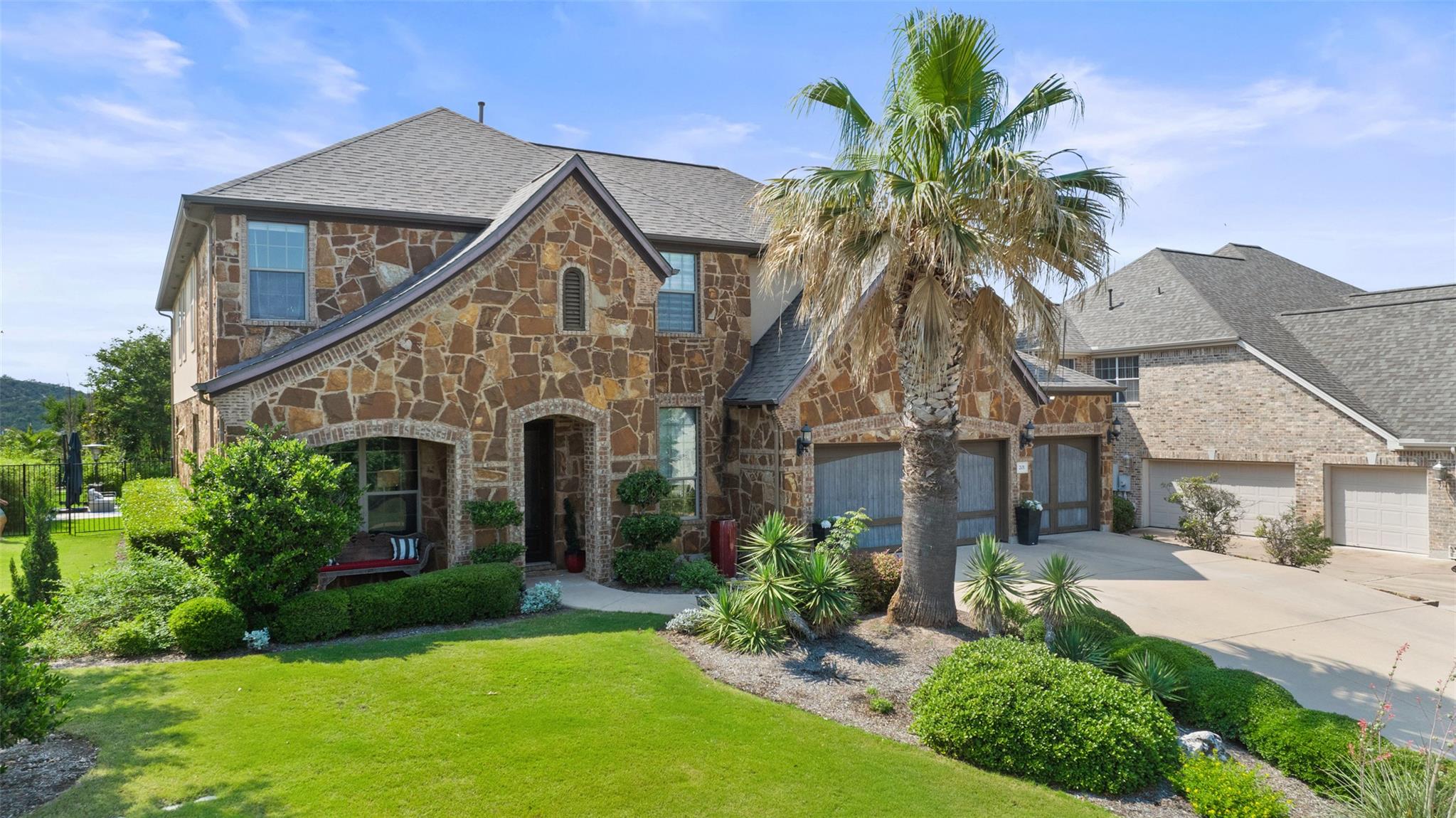 201 Aria Dr, Lakeway, TX 78738