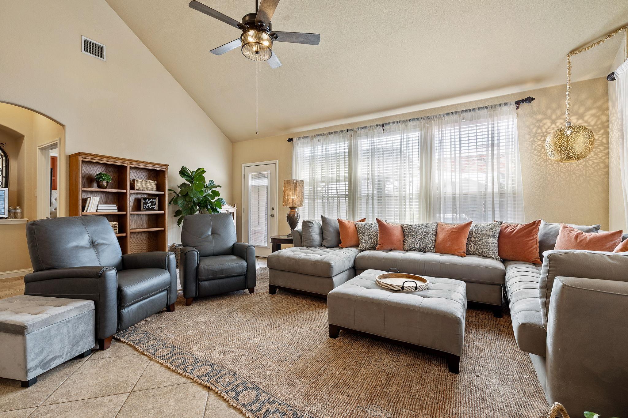 2494 Santa Barbara Loop, Round Rock, TX 78665