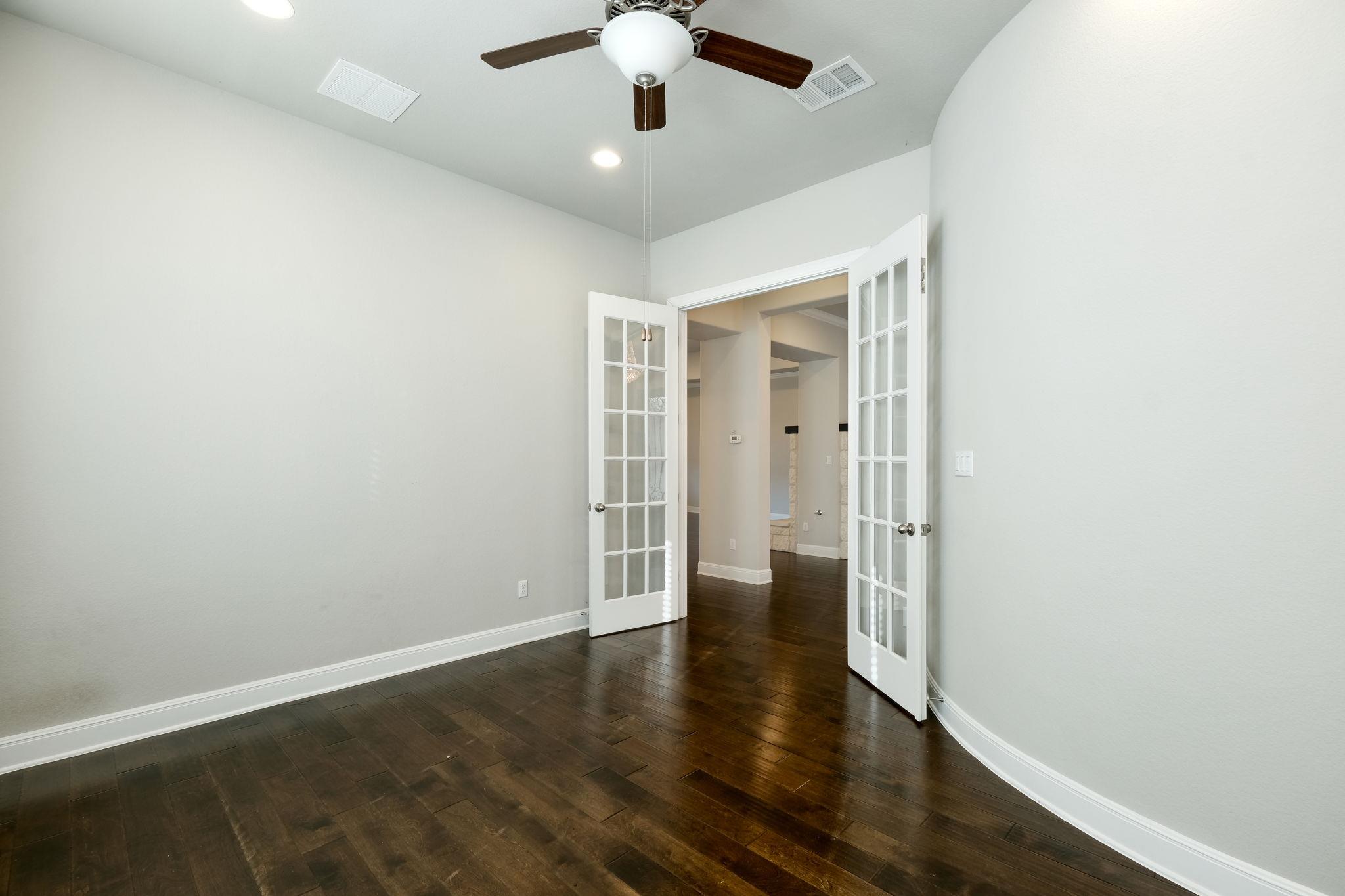 5000 Savio Dr, Round Rock, TX 78665