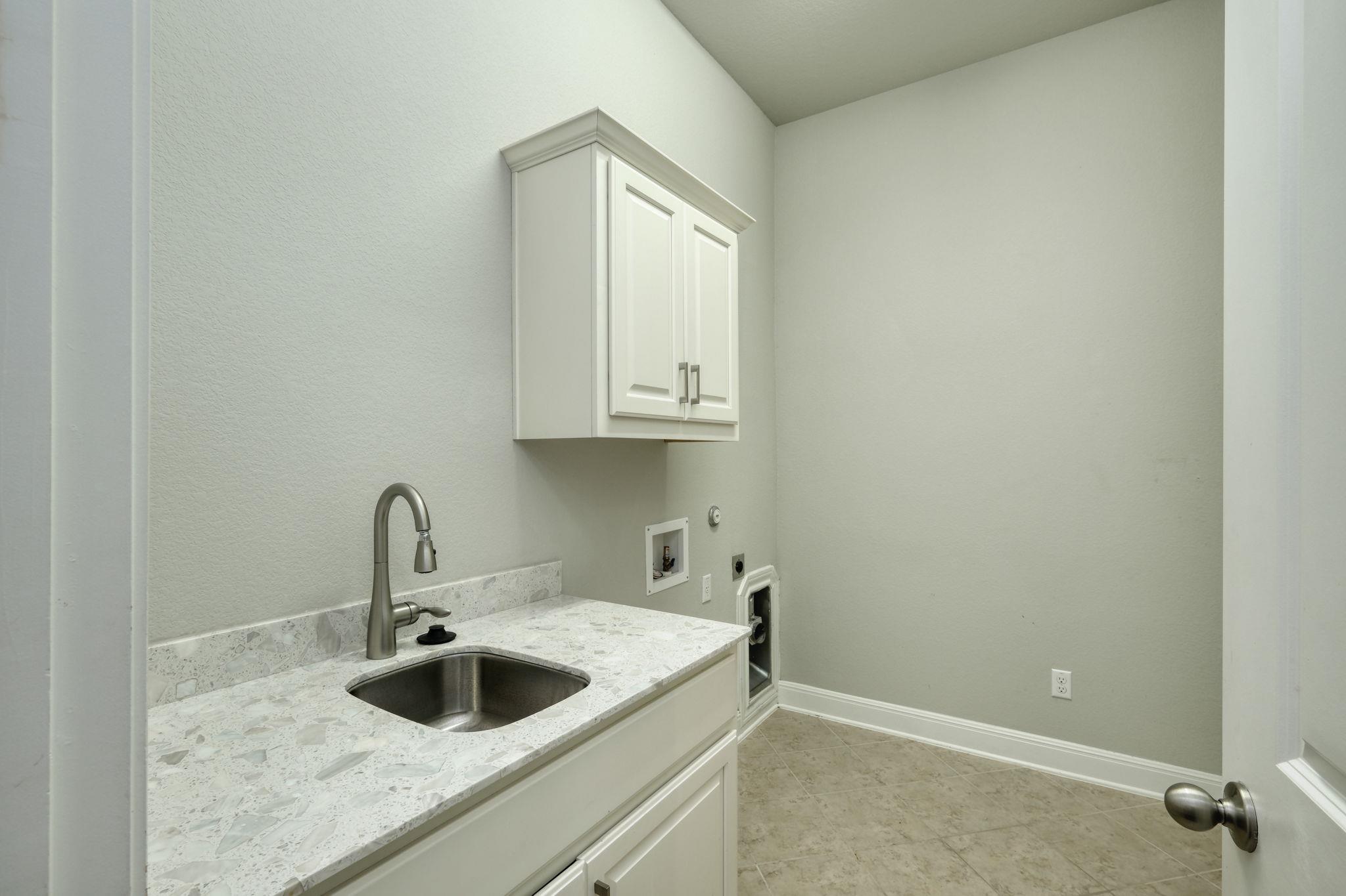 5000 Savio Dr, Round Rock, TX 78665