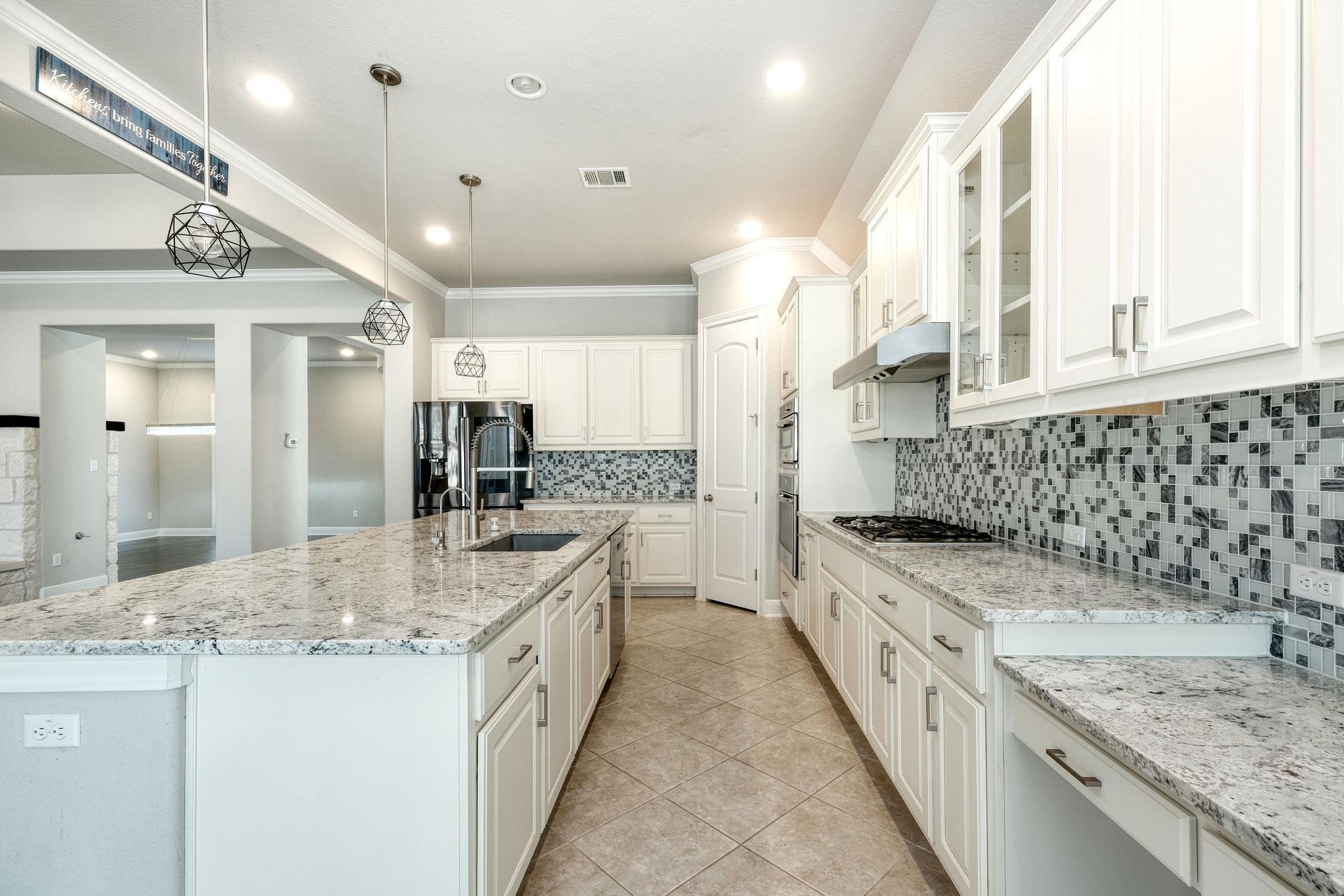 5000 Savio Dr, Round Rock, TX 78665