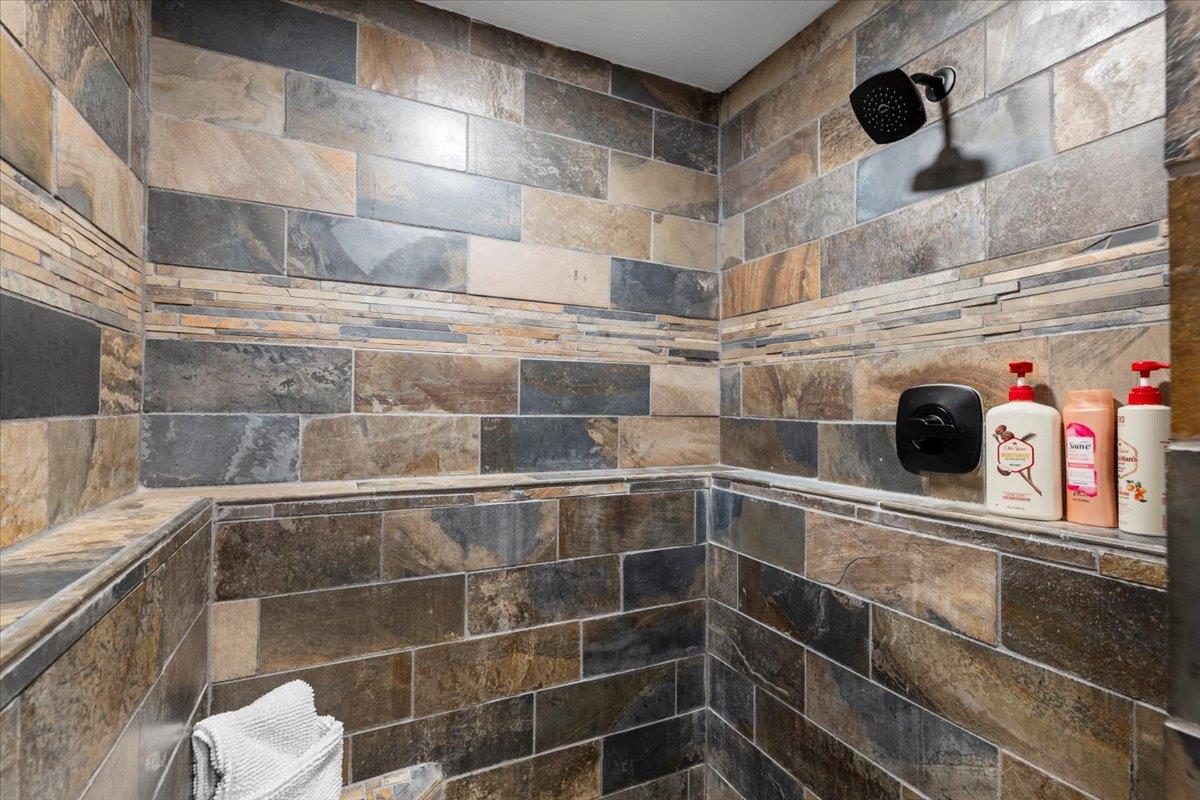 119 Vicinity Trl, Spicewood, TX 78669