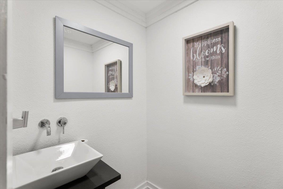 119 Vicinity Trl, Spicewood, TX 78669