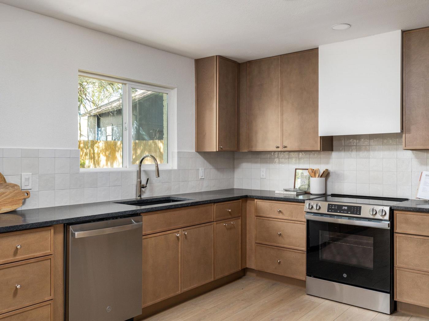 2503 Castledale Dr, Austin, TX 78748