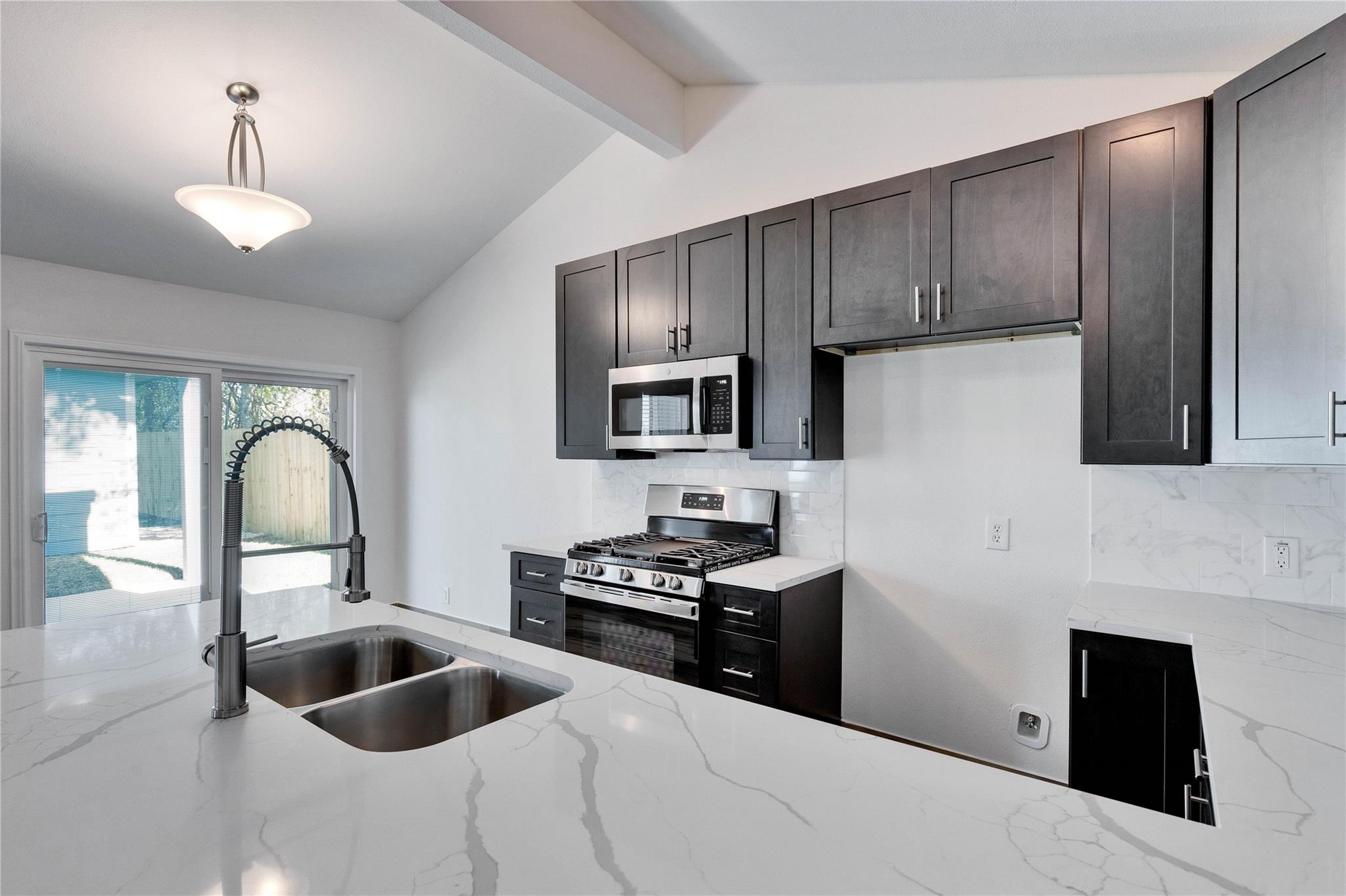 8216 View Ridge Dr, Austin, TX 78724