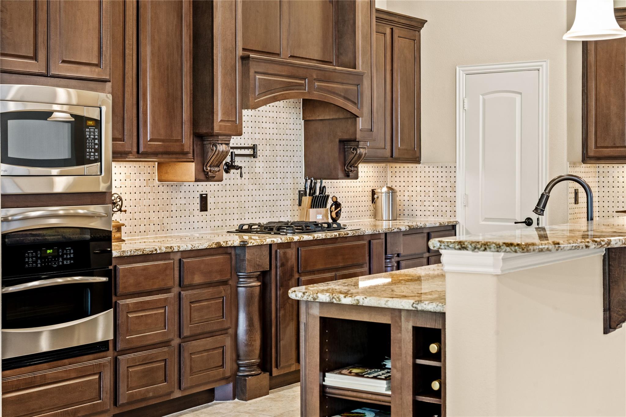 1122 Flint Rock Loop, Driftwood, TX 78619