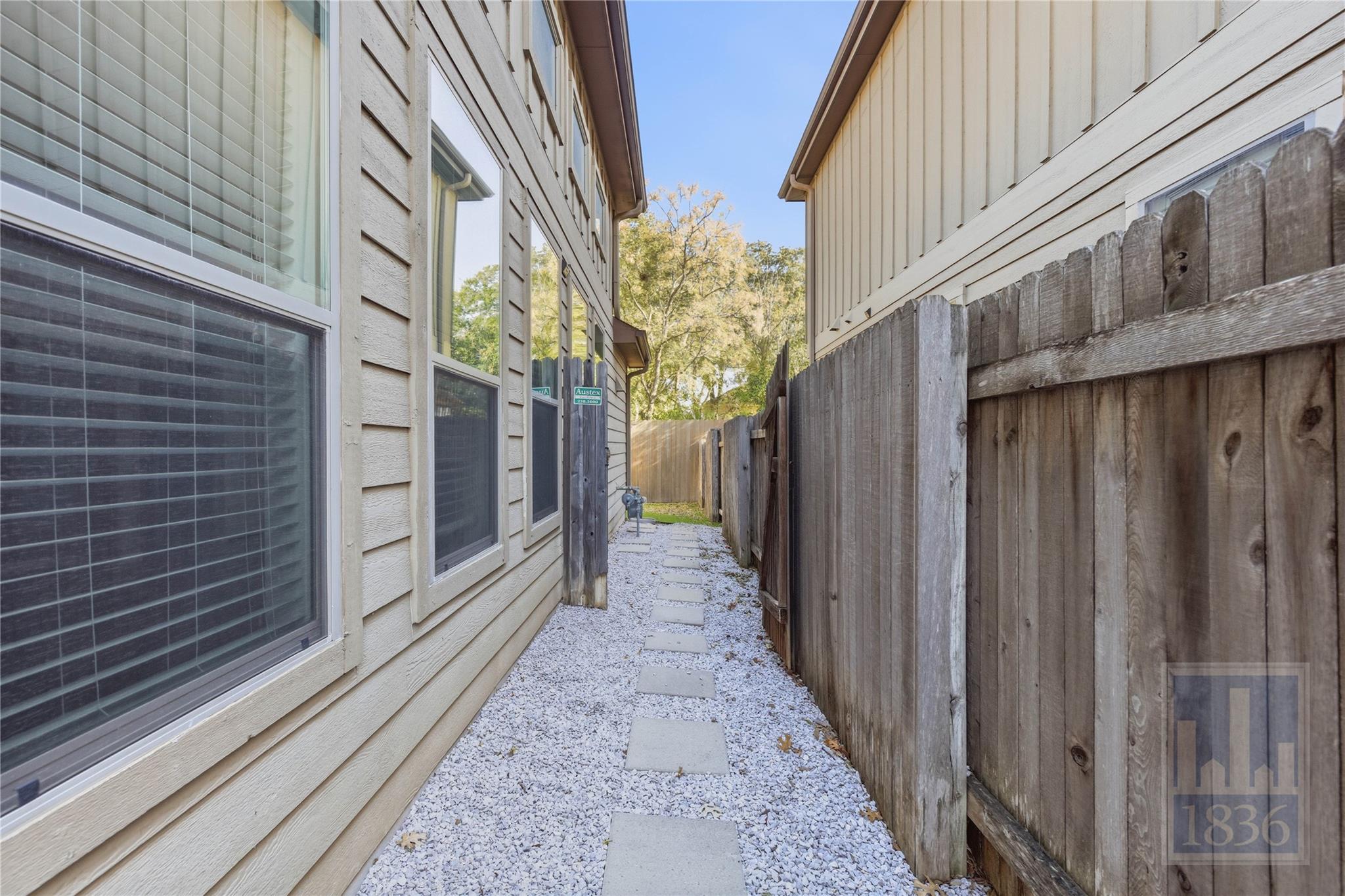 7233 Menchaca Rd # 13, Austin, TX 78745