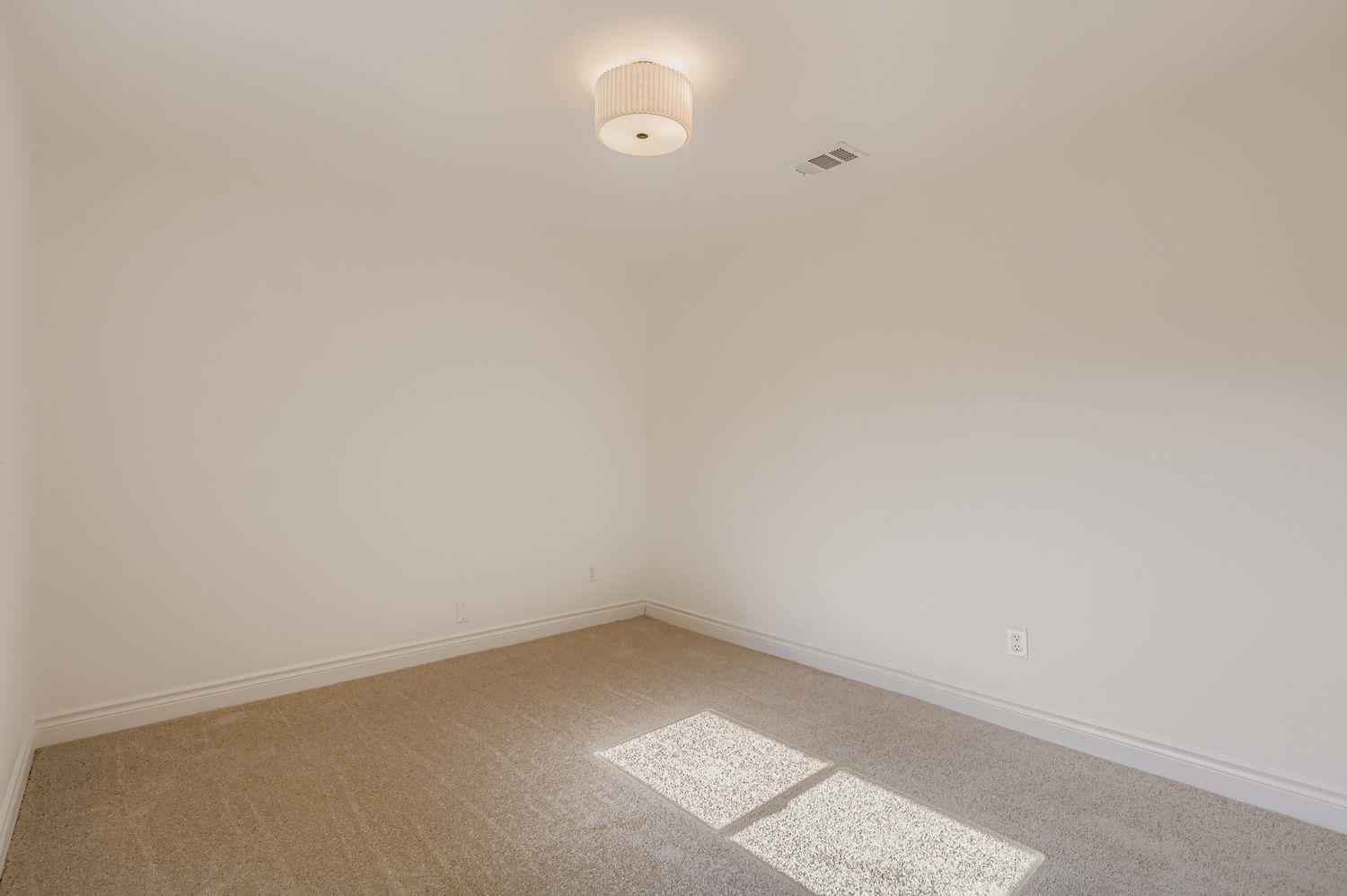 8011 Scotland Yard, Austin, TX 78759