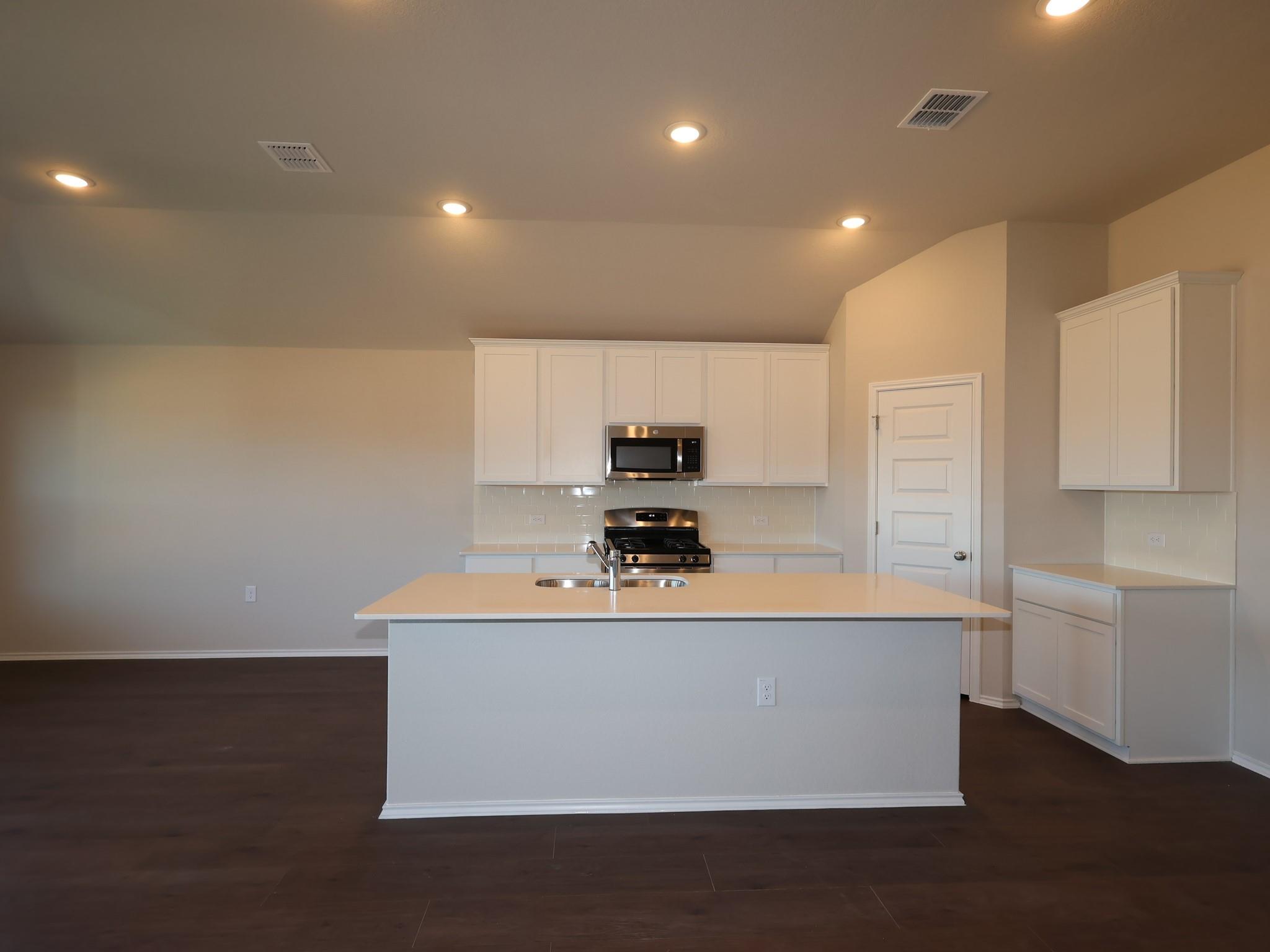 9200 Corvallis Dr, Austin, TX 78747