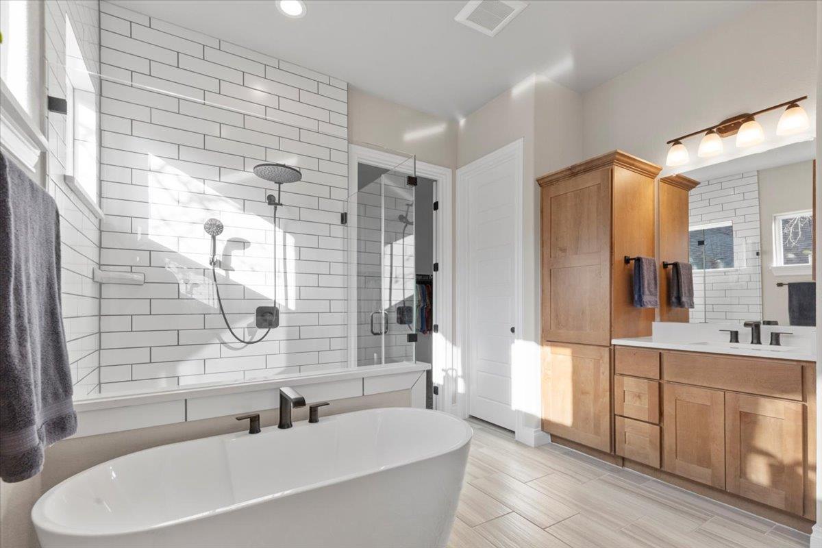 145 Gaston Dr, Bastrop, TX 78602