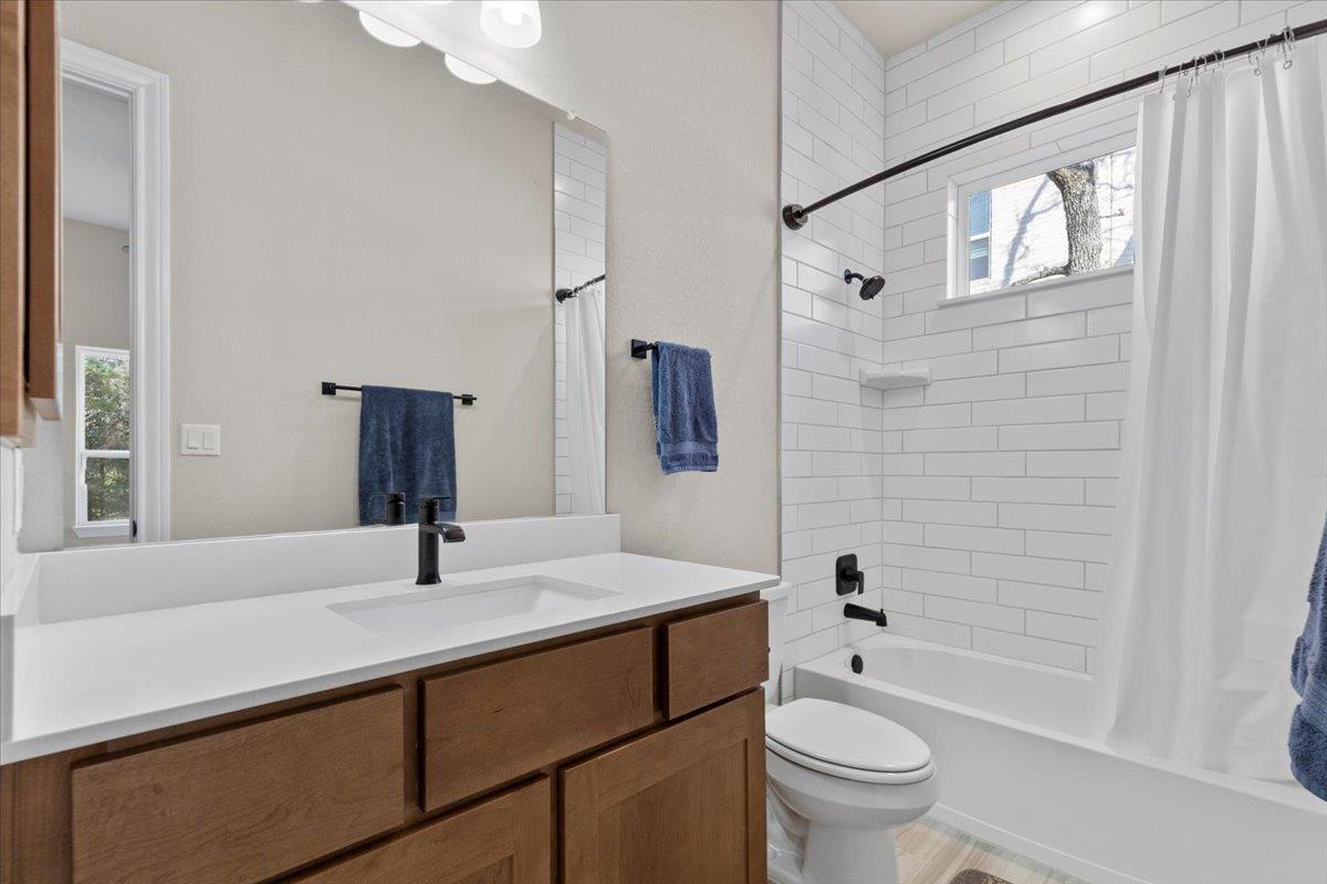 145 Gaston Dr, Bastrop, TX 78602