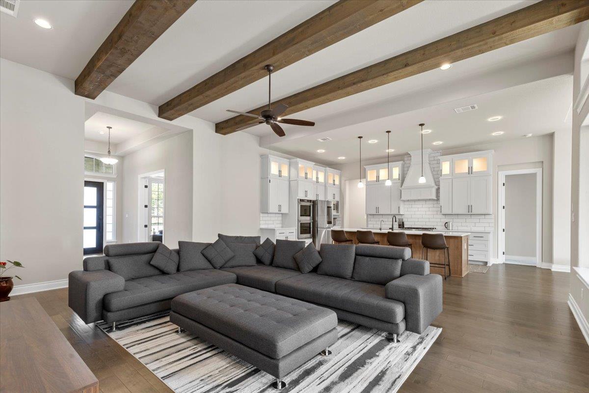 145 Gaston Dr, Bastrop, TX 78602