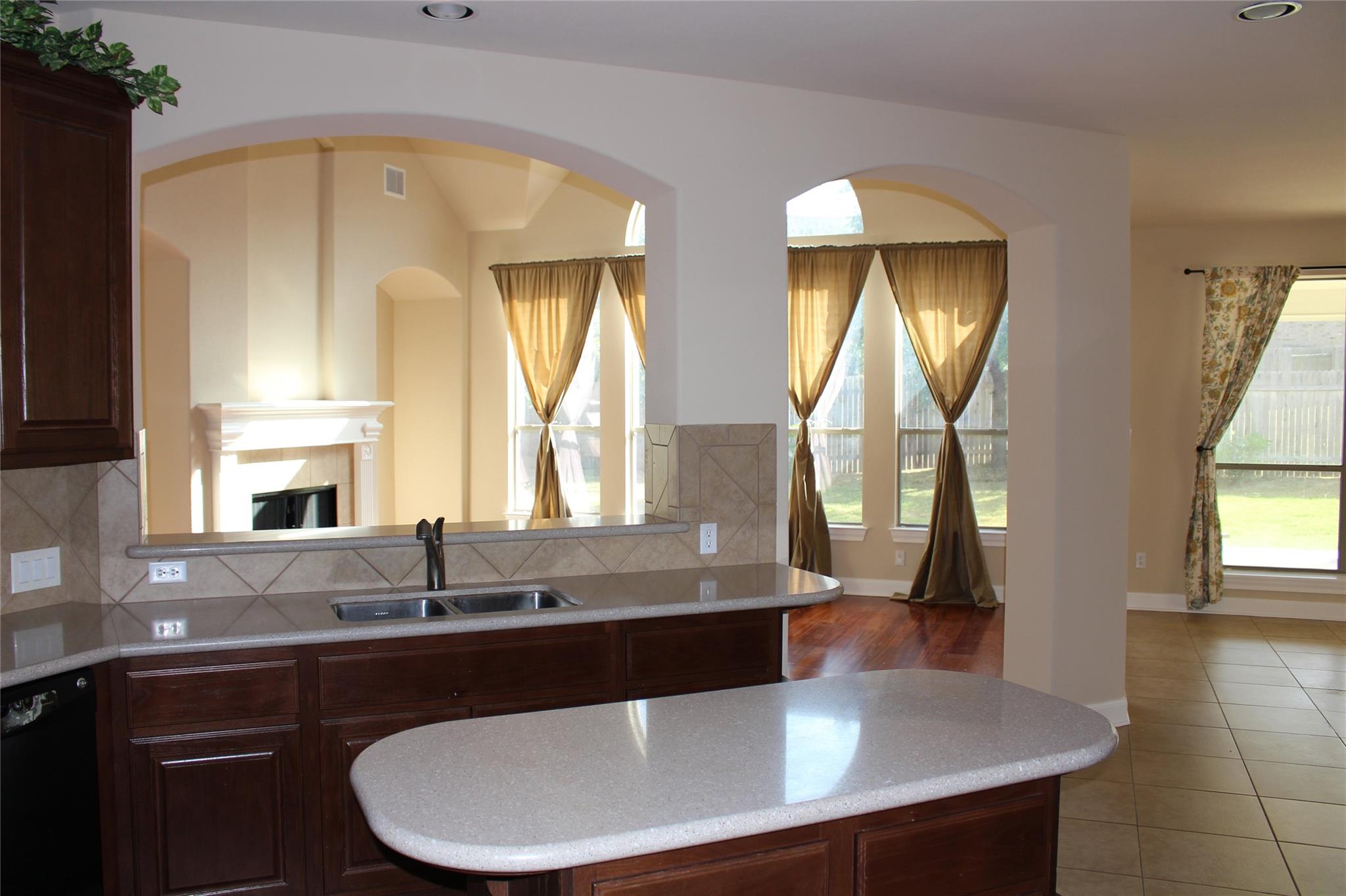 7617 Menler Dr, Austin, TX 78735