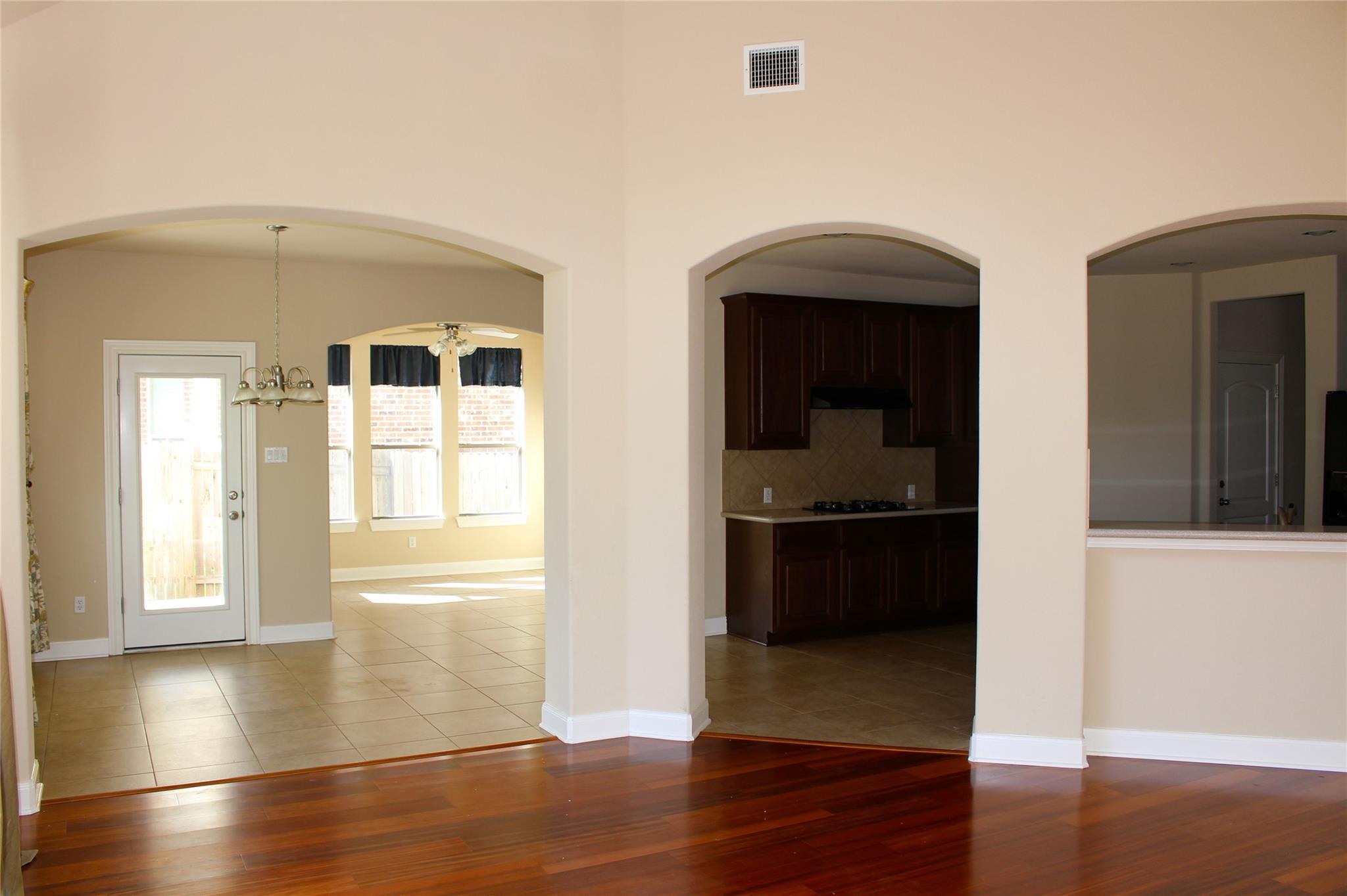 7617 Menler Dr, Austin, TX 78735