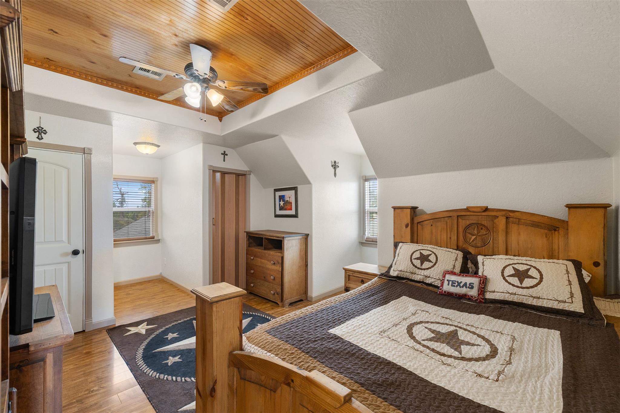 1327 Kenney Hall Rd, Brenham, TX 77833