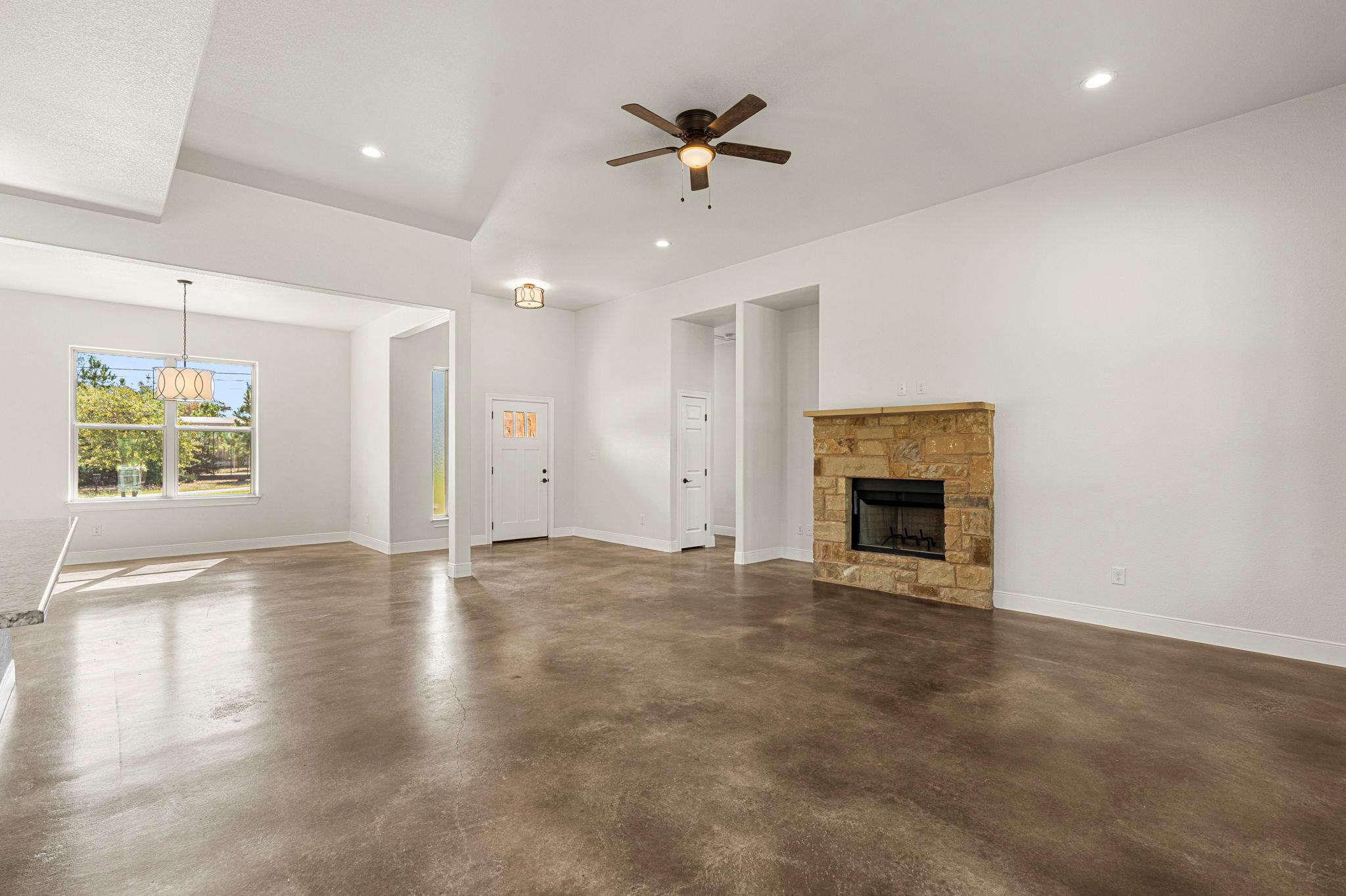 203 Cardinal Loop, Paige, TX 78659