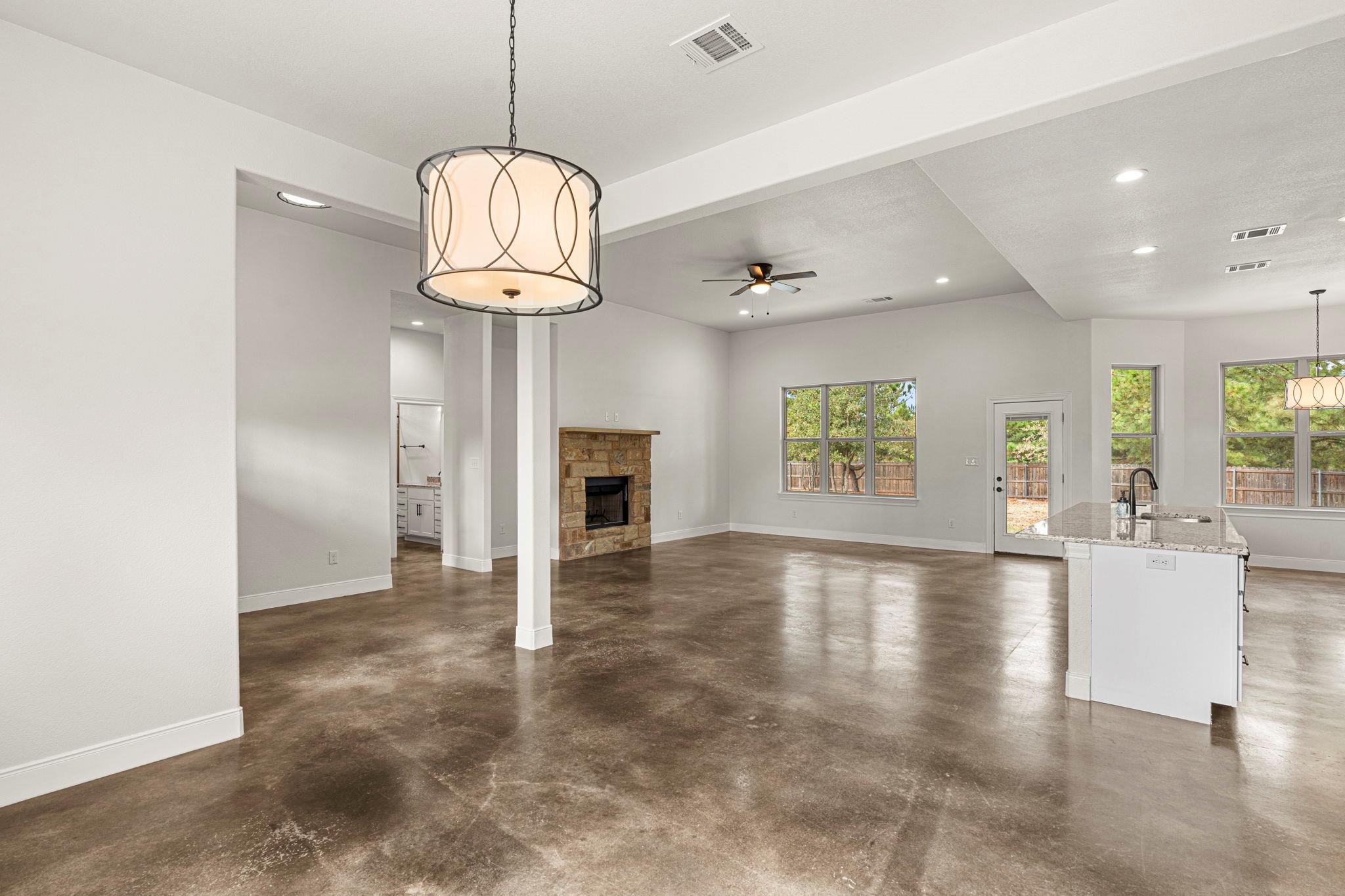 203 Cardinal Loop, Paige, TX 78659