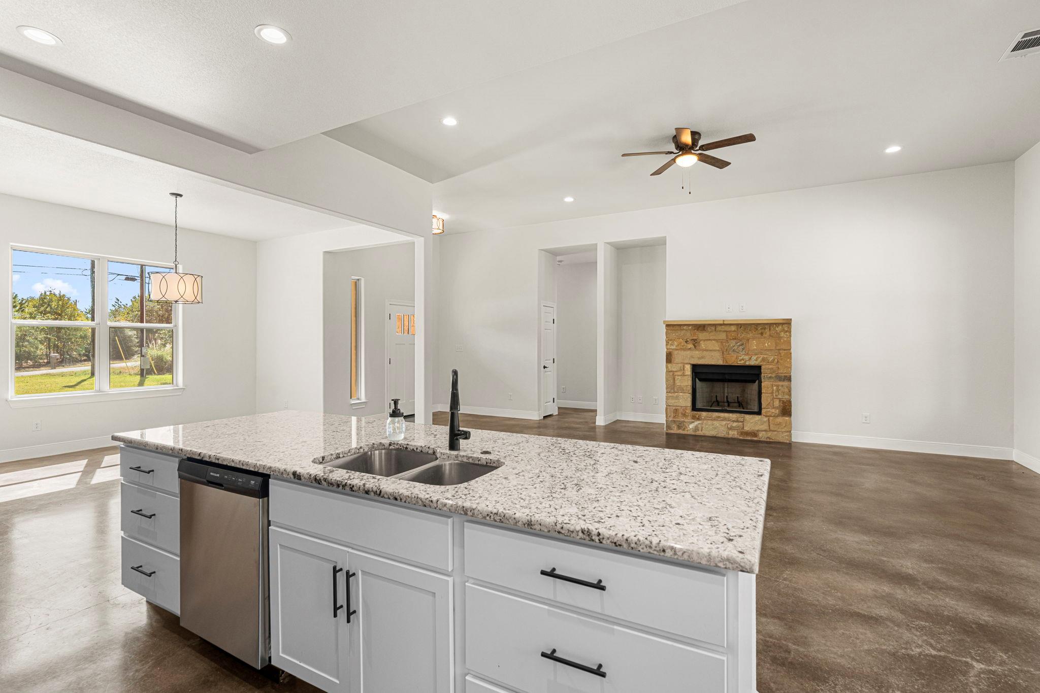 203 Cardinal Loop, Paige, TX 78659