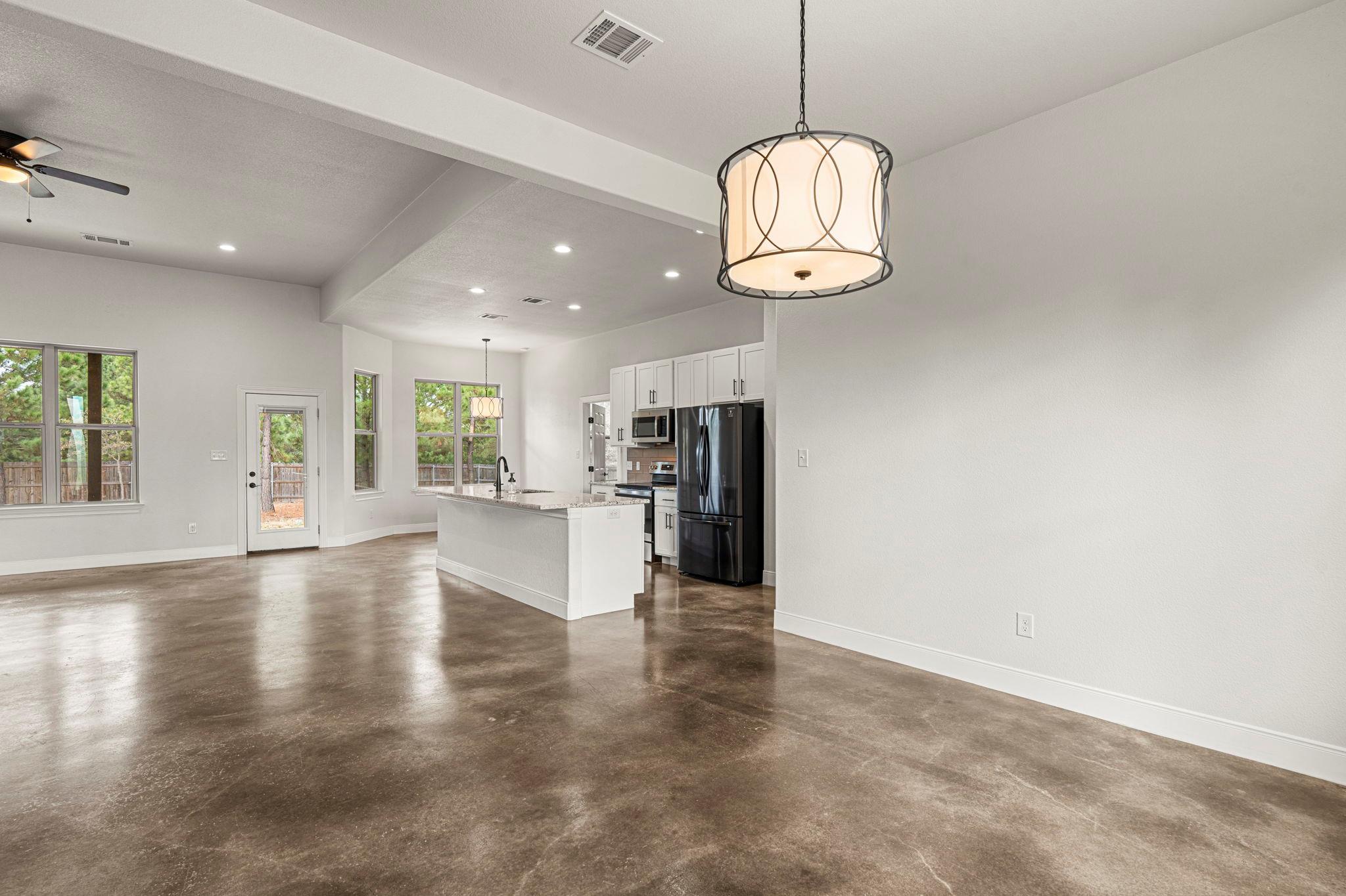 203 Cardinal Loop, Paige, TX 78659