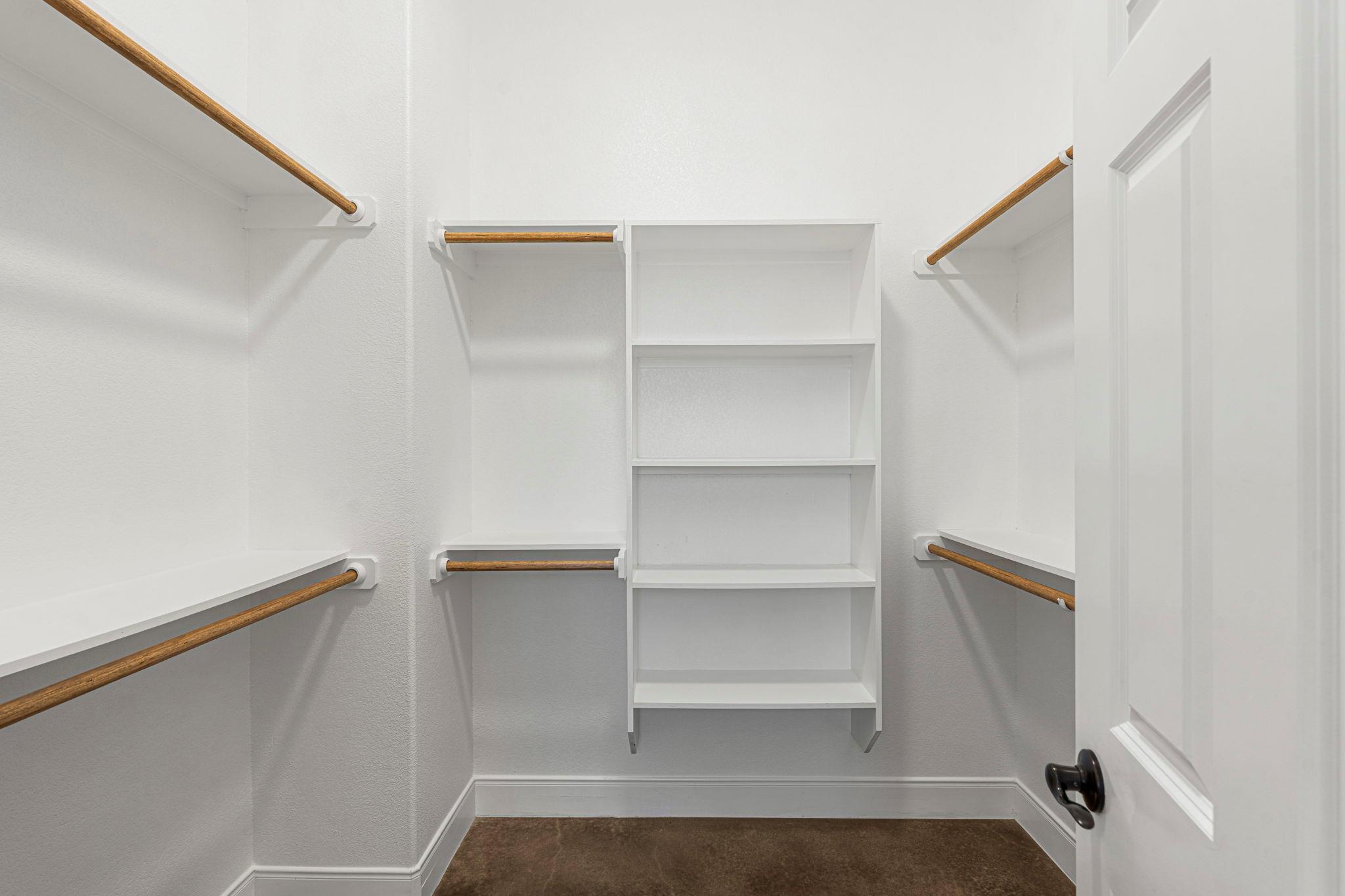 203 Cardinal Loop, Paige, TX 78659