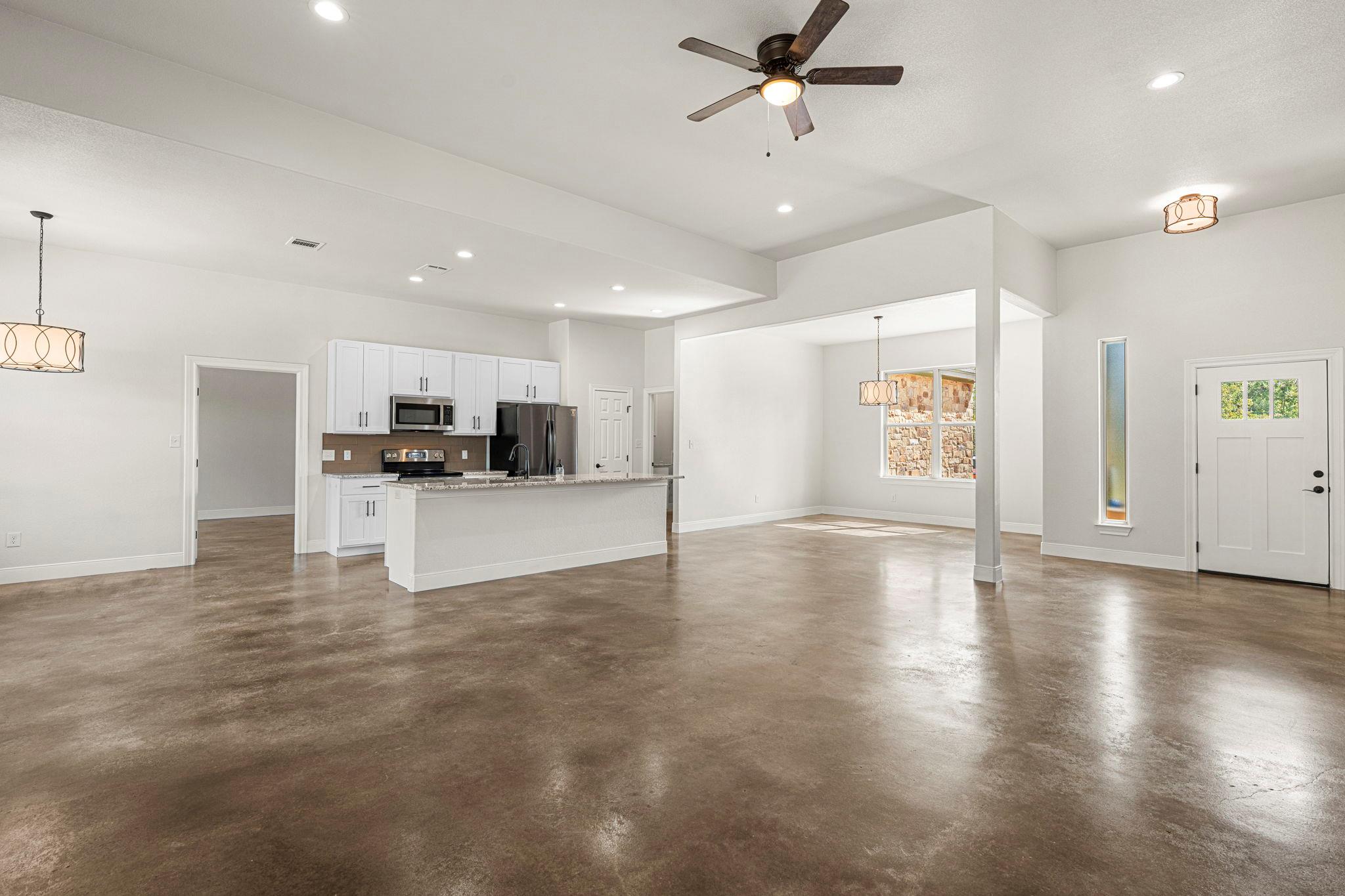 203 Cardinal Loop, Paige, TX 78659