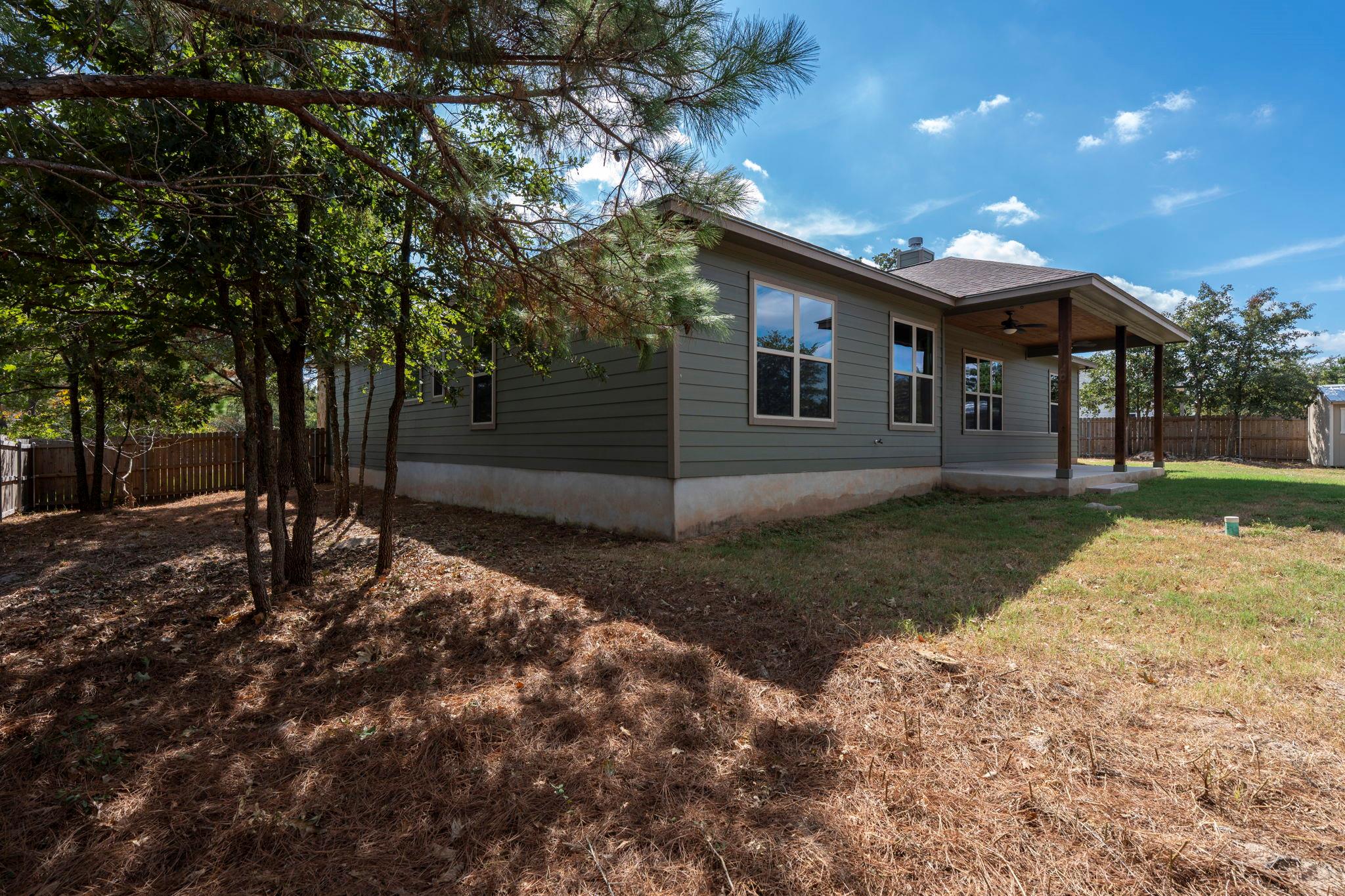 203 Cardinal Loop, Paige, TX 78659