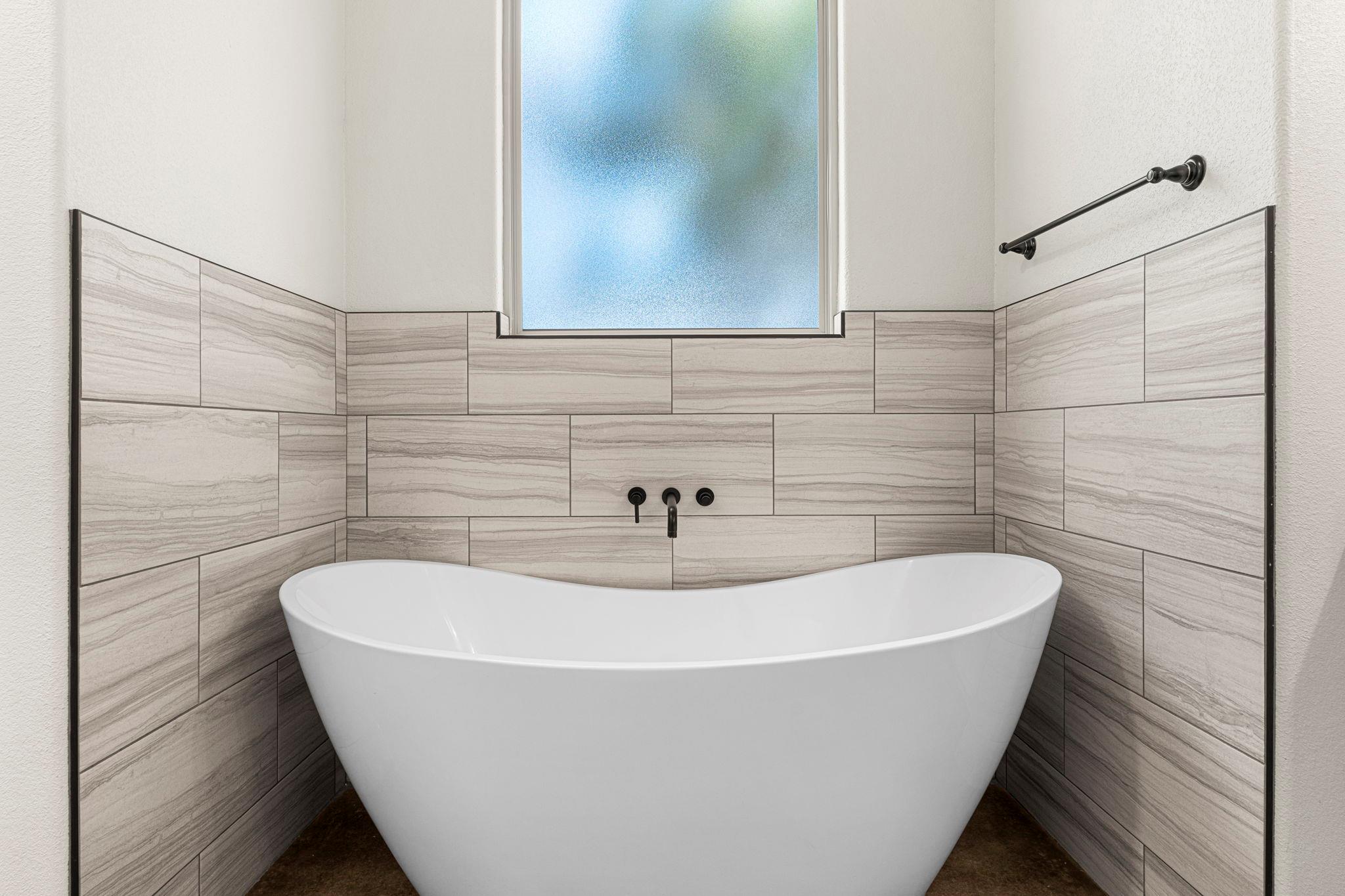 203 Cardinal Loop, Paige, TX 78659