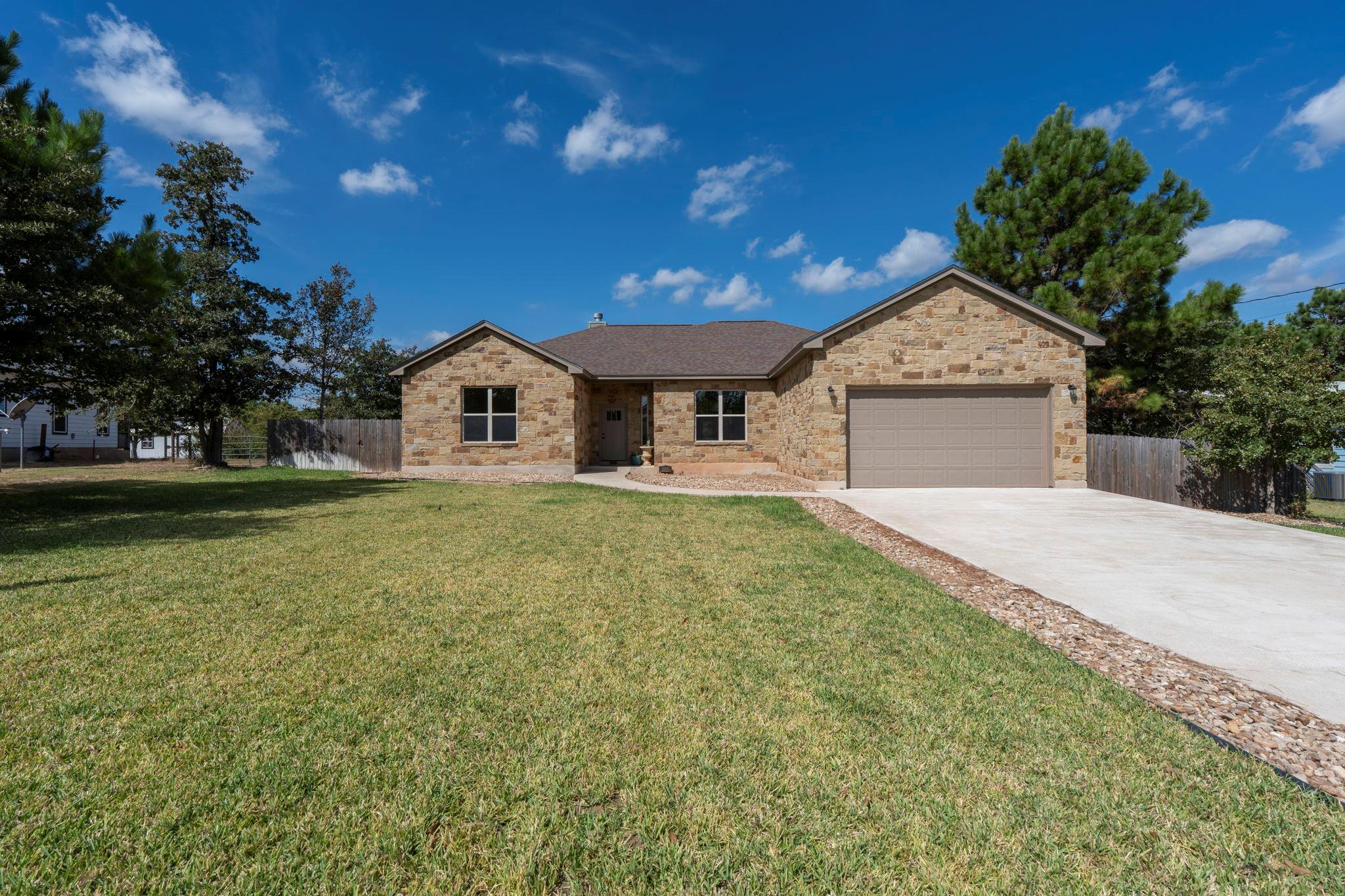 203 Cardinal Loop, Paige, TX 78659