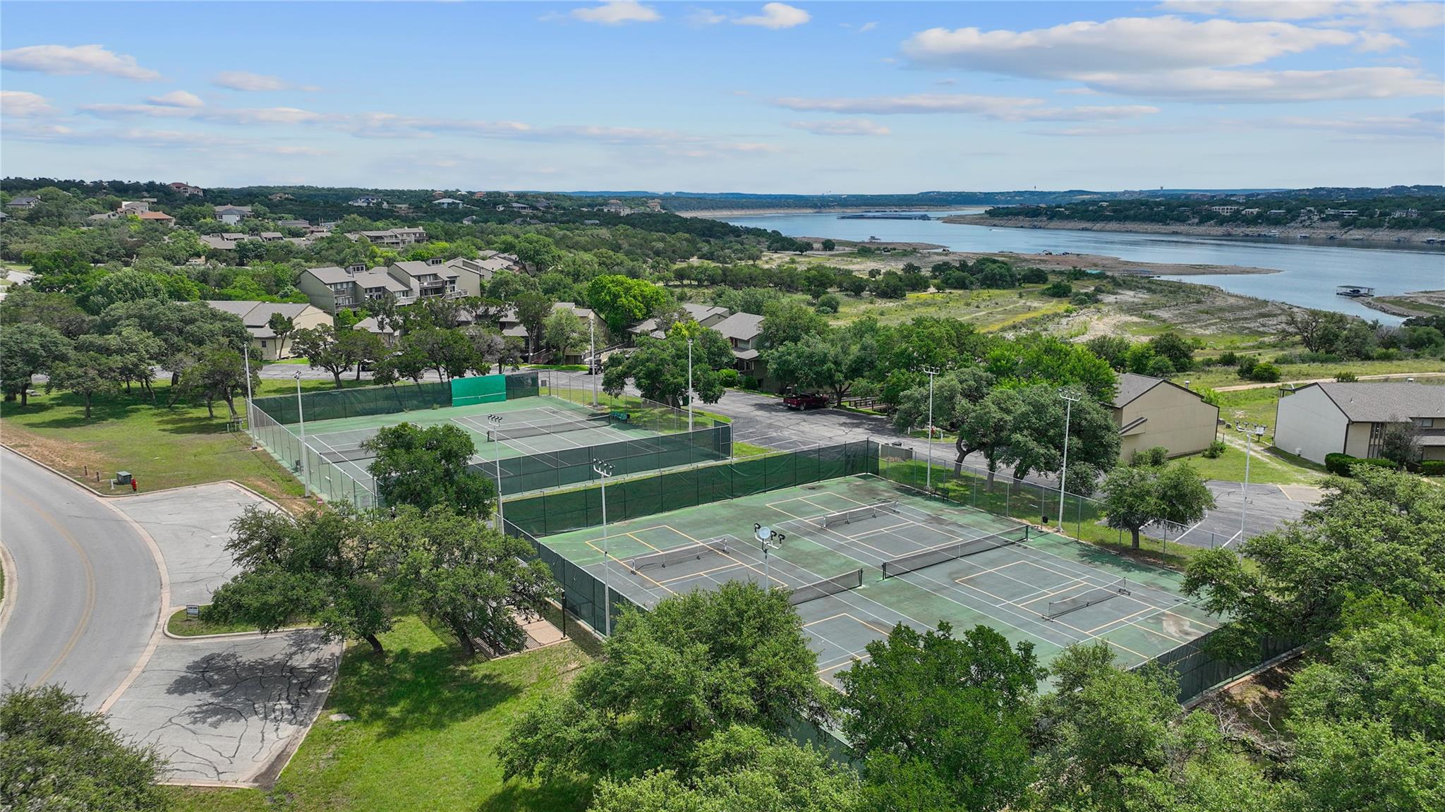 287 Venture Blvd, Point Venture, TX 78645