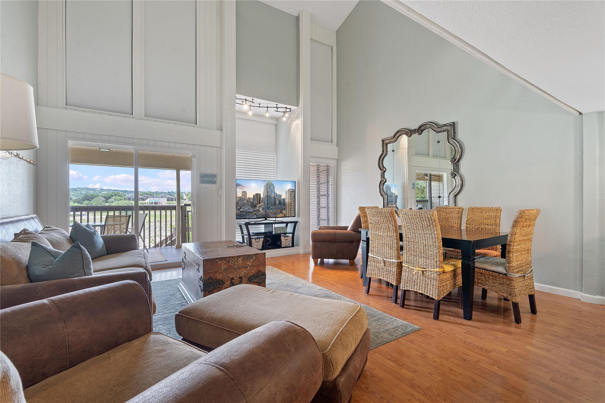 287 Venture Blvd, Point Venture, TX 78645