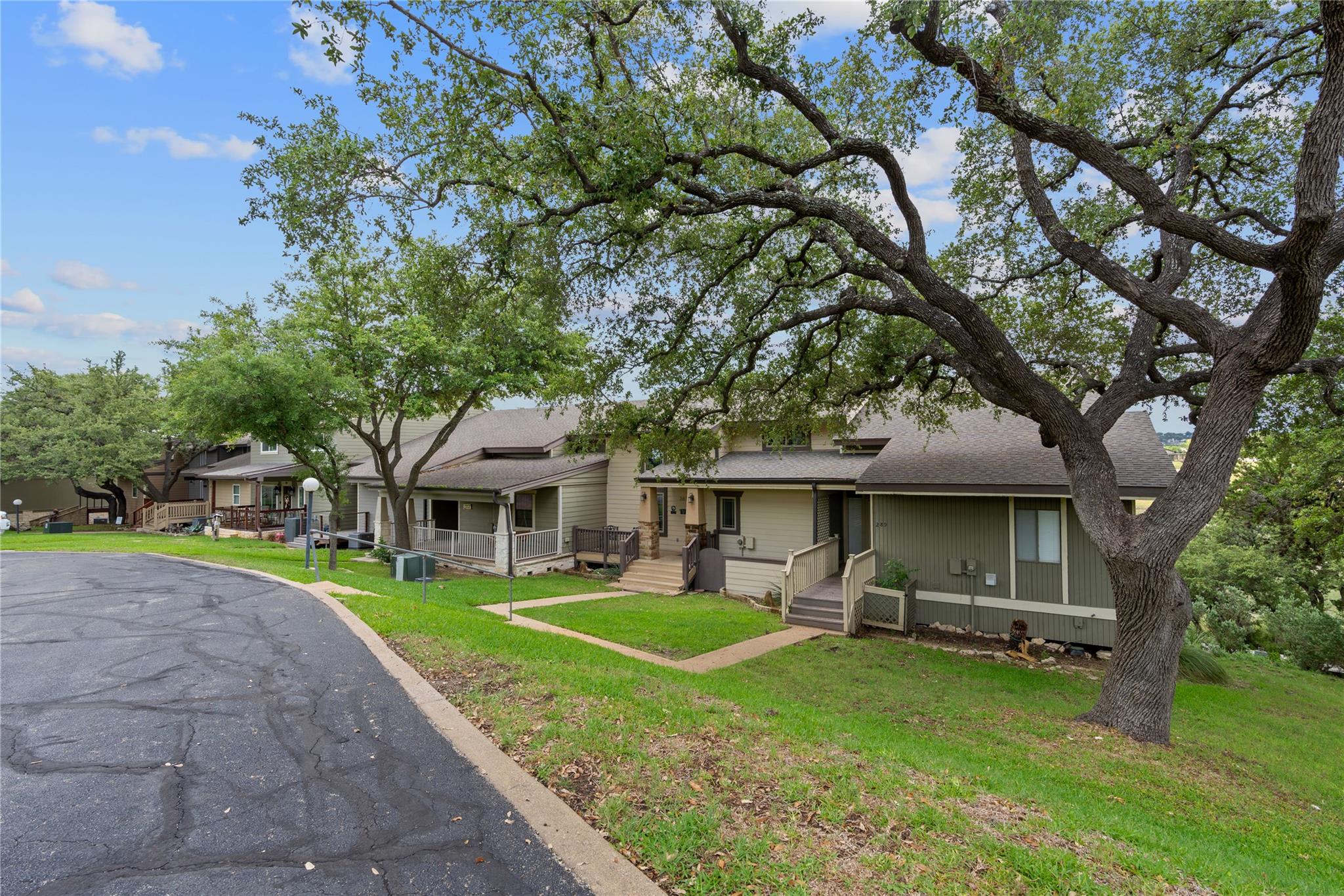 287 Venture Blvd, Point Venture, TX 78645