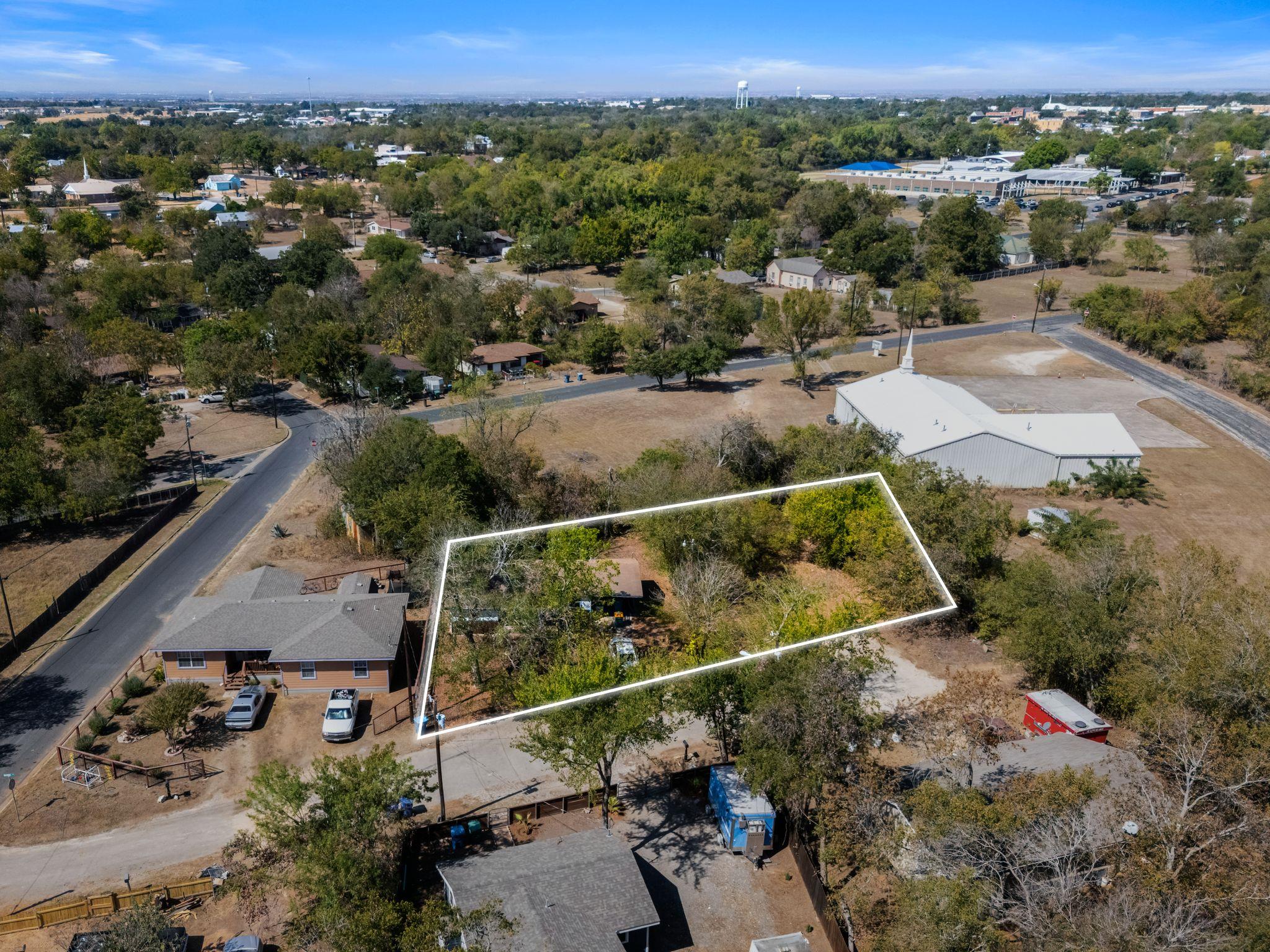 102 Masonic Dr, Elgin, TX 78621