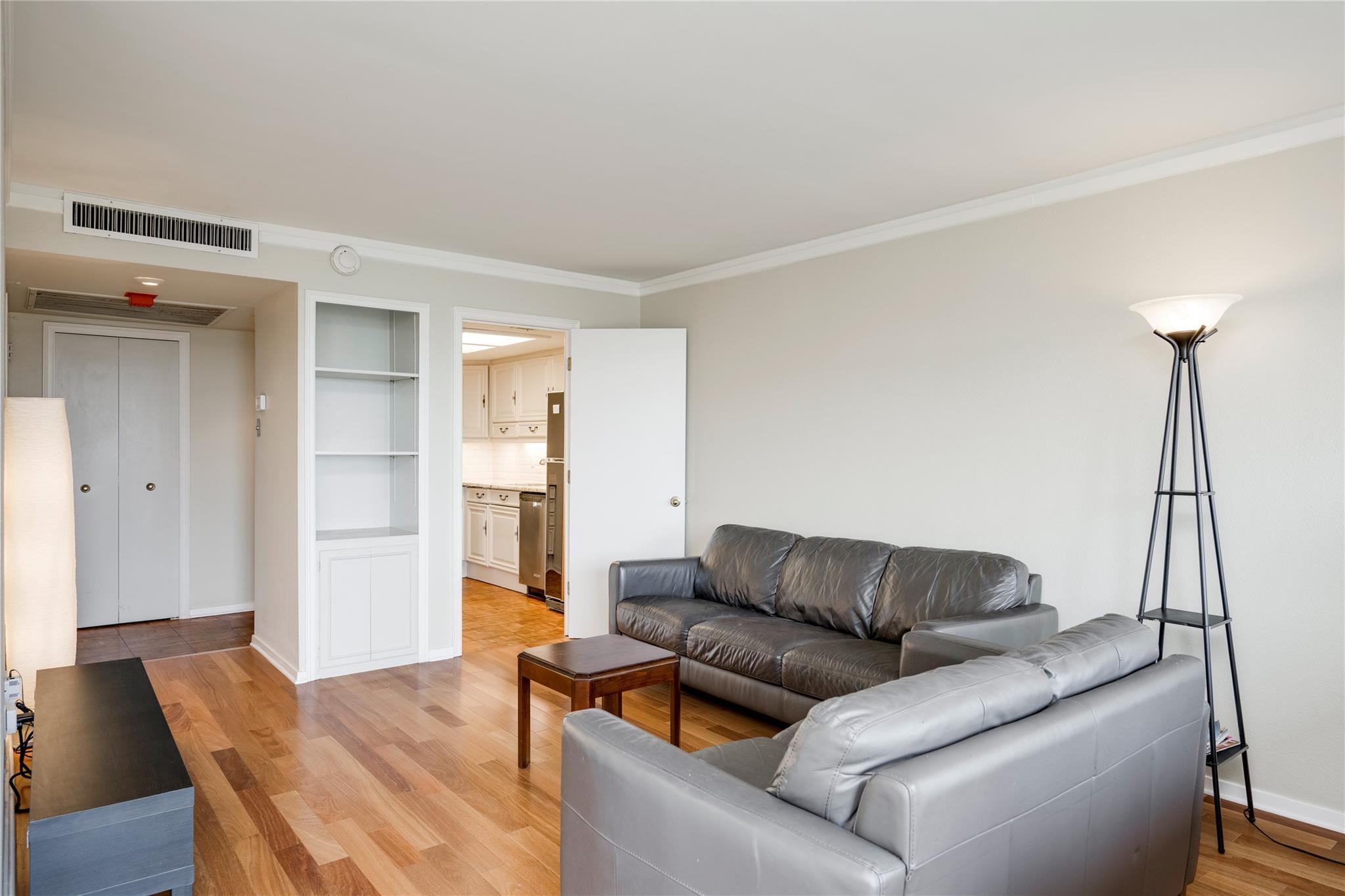 1122 Colorado St # 1506, Austin, TX 78701