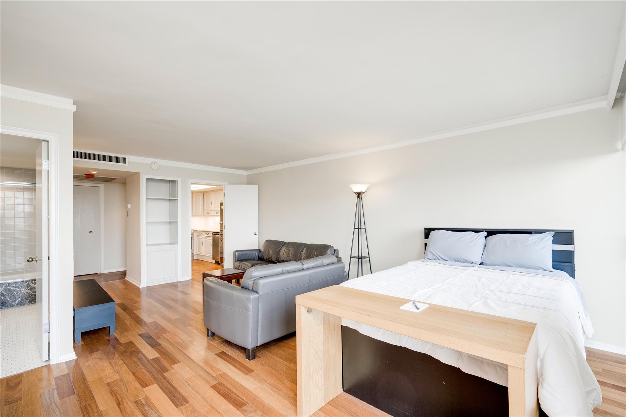 1122 Colorado St # 1506, Austin, TX 78701