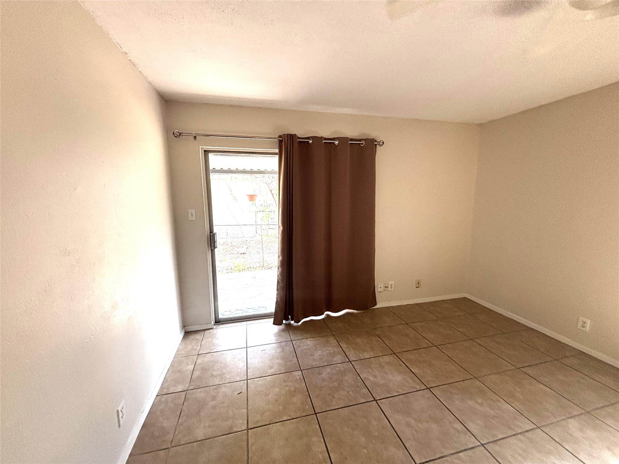 411 Live Oak St, Kyle, TX 78640