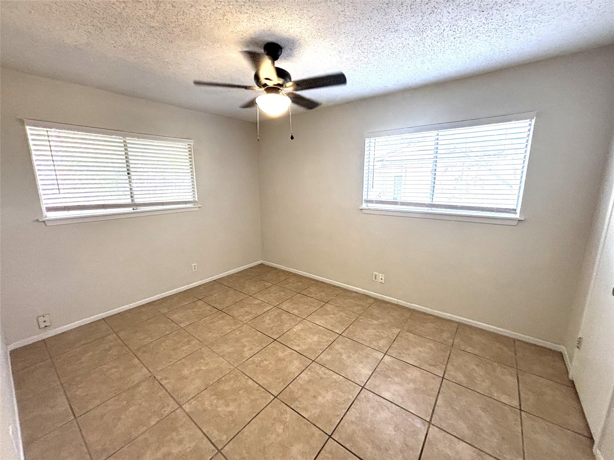 411 Live Oak St, Kyle, TX 78640