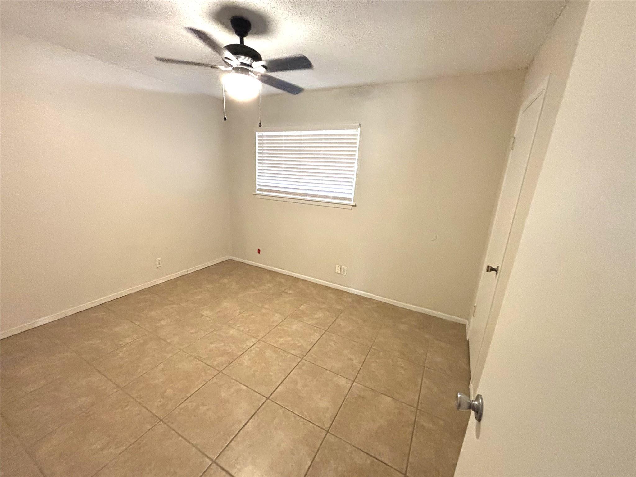 411 Live Oak St, Kyle, TX 78640