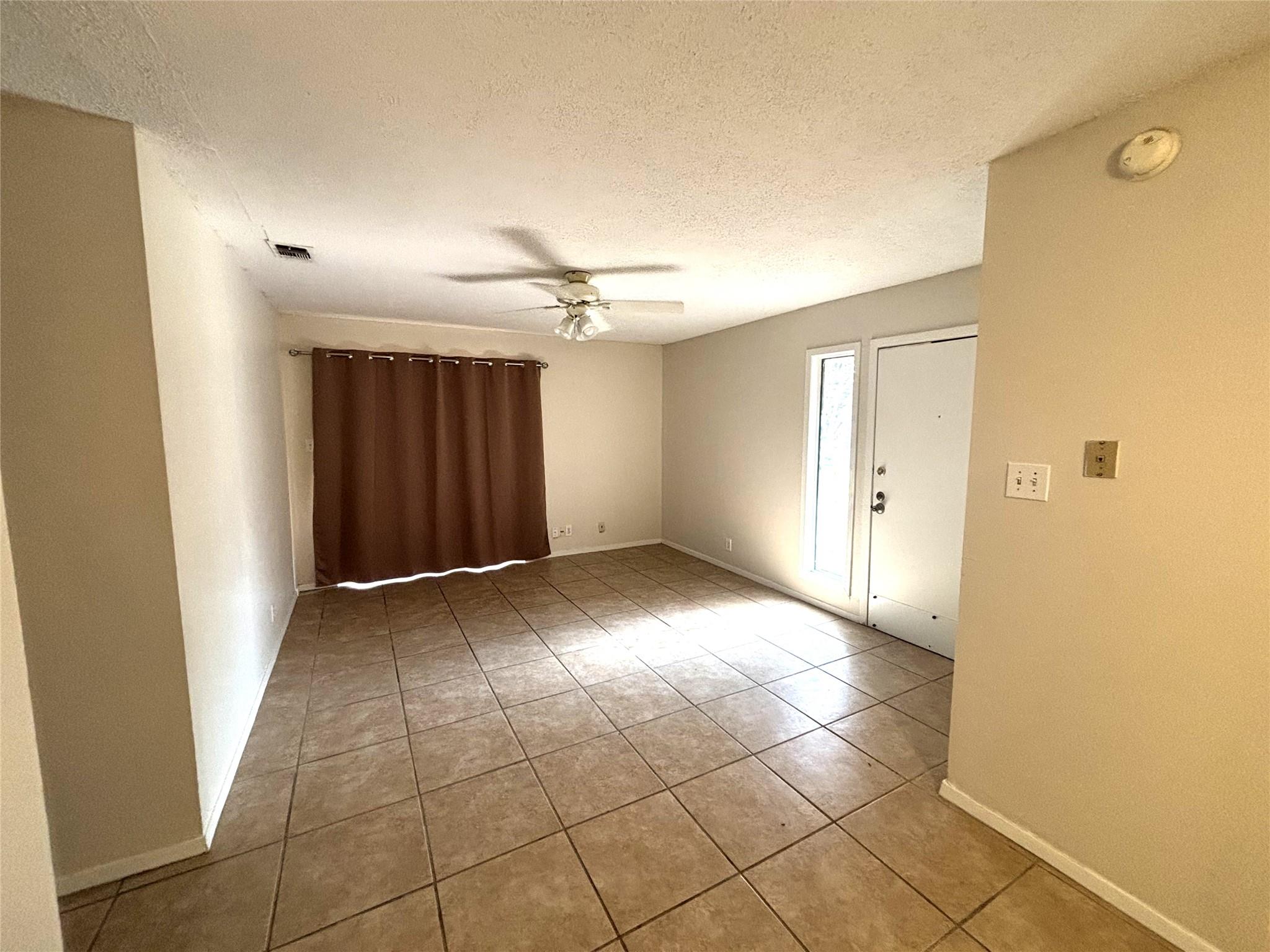 411 Live Oak St, Kyle, TX 78640