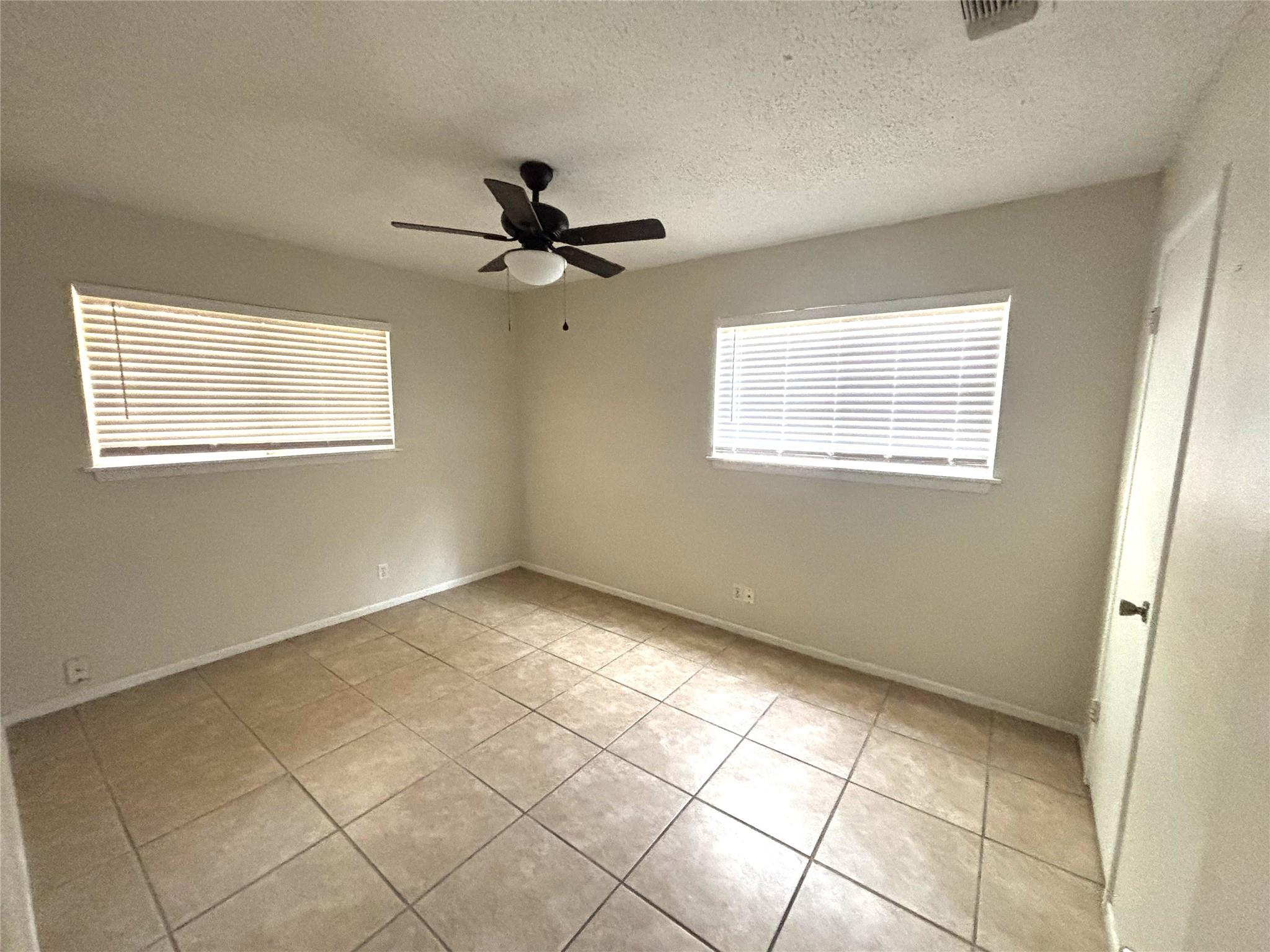 411 Live Oak St, Kyle, TX 78640