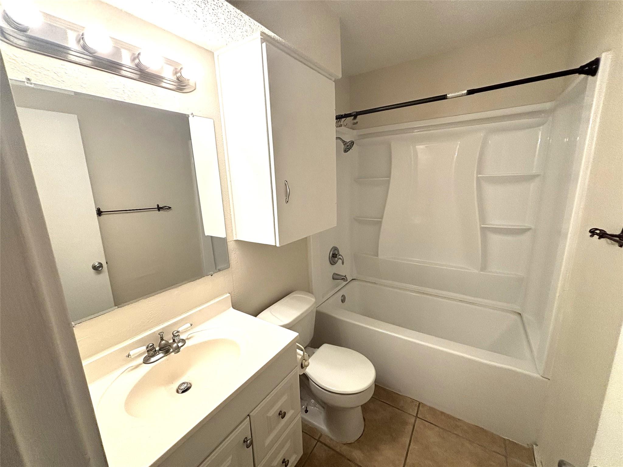 411 Live Oak St, Kyle, TX 78640