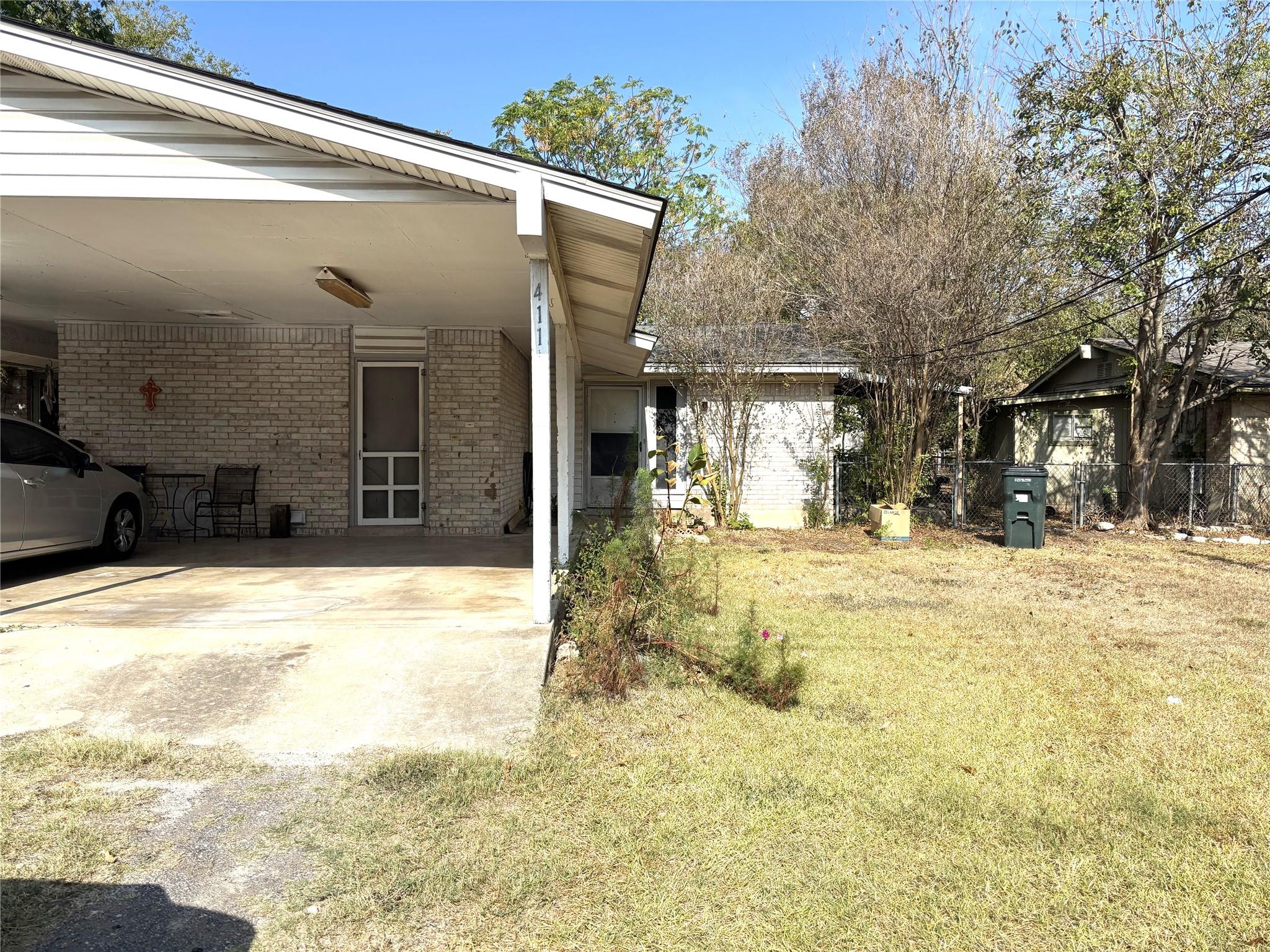 411 Live Oak St, Kyle, TX 78640