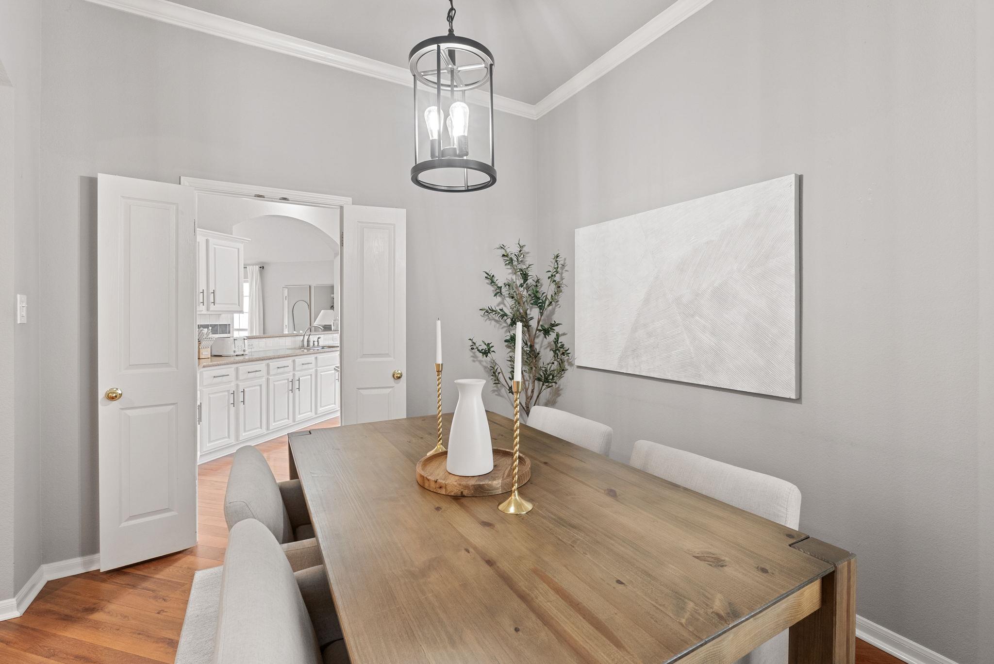 9305 Donner Ln, Austin, TX 78749