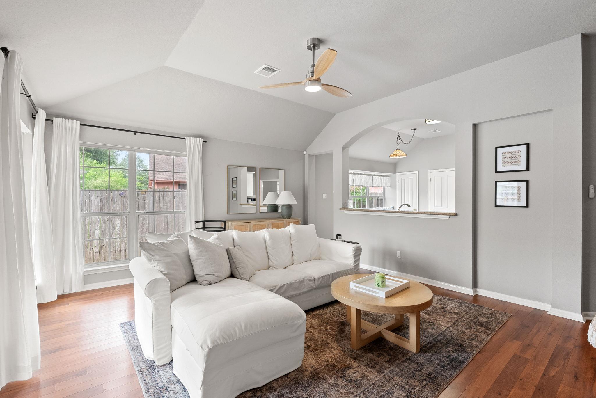 9305 Donner Ln, Austin, TX 78749